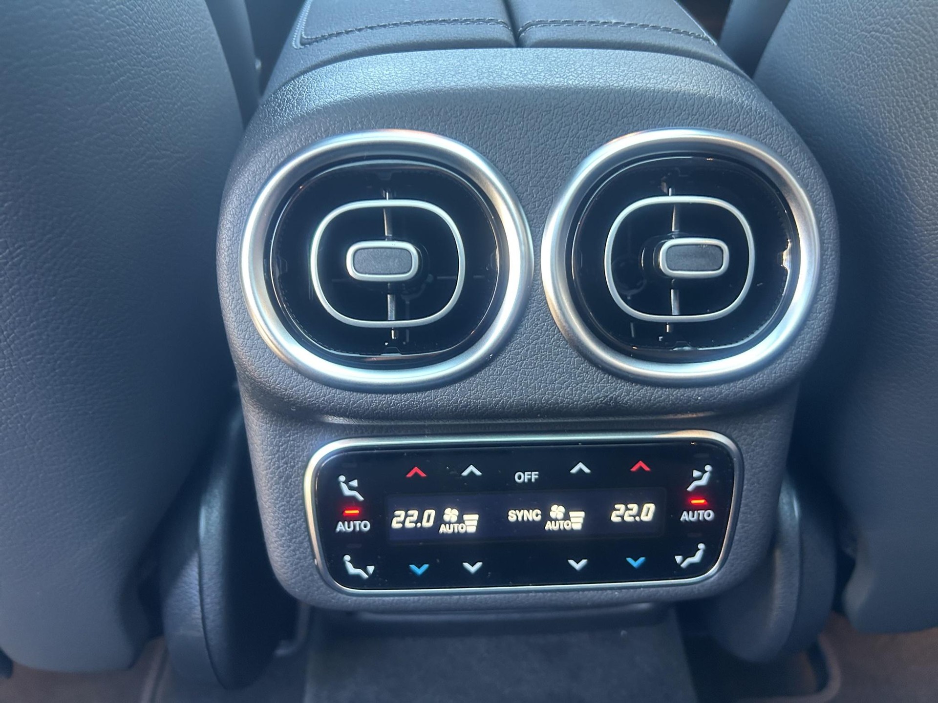 MERCEDES-BENZ GLC 300 e EQ Star AMG Line 4matic-image-19