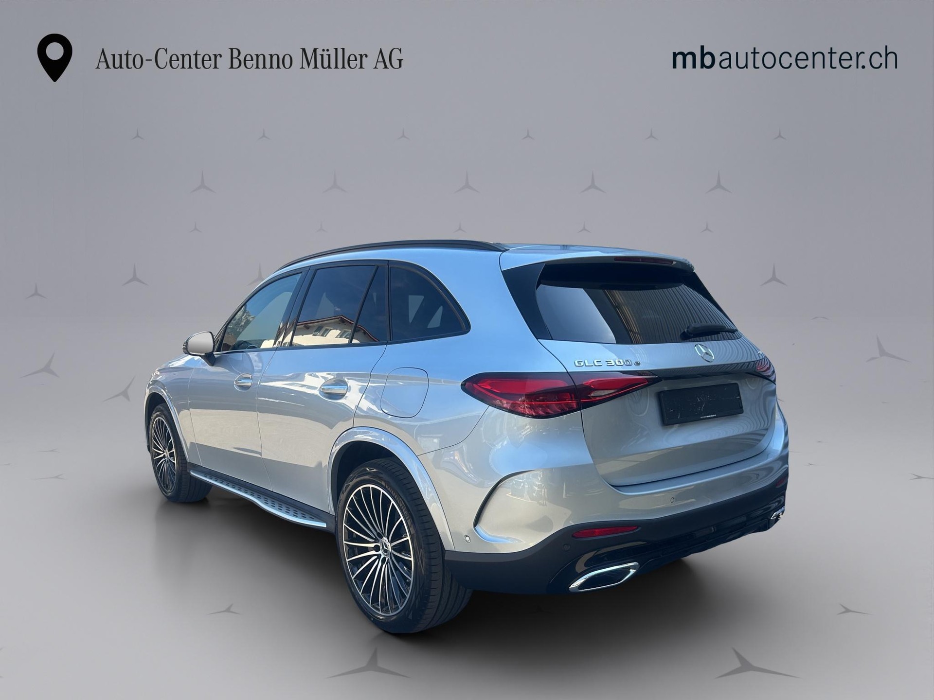 MERCEDES-BENZ GLC 300 e EQ Star AMG Line 4matic-image-3