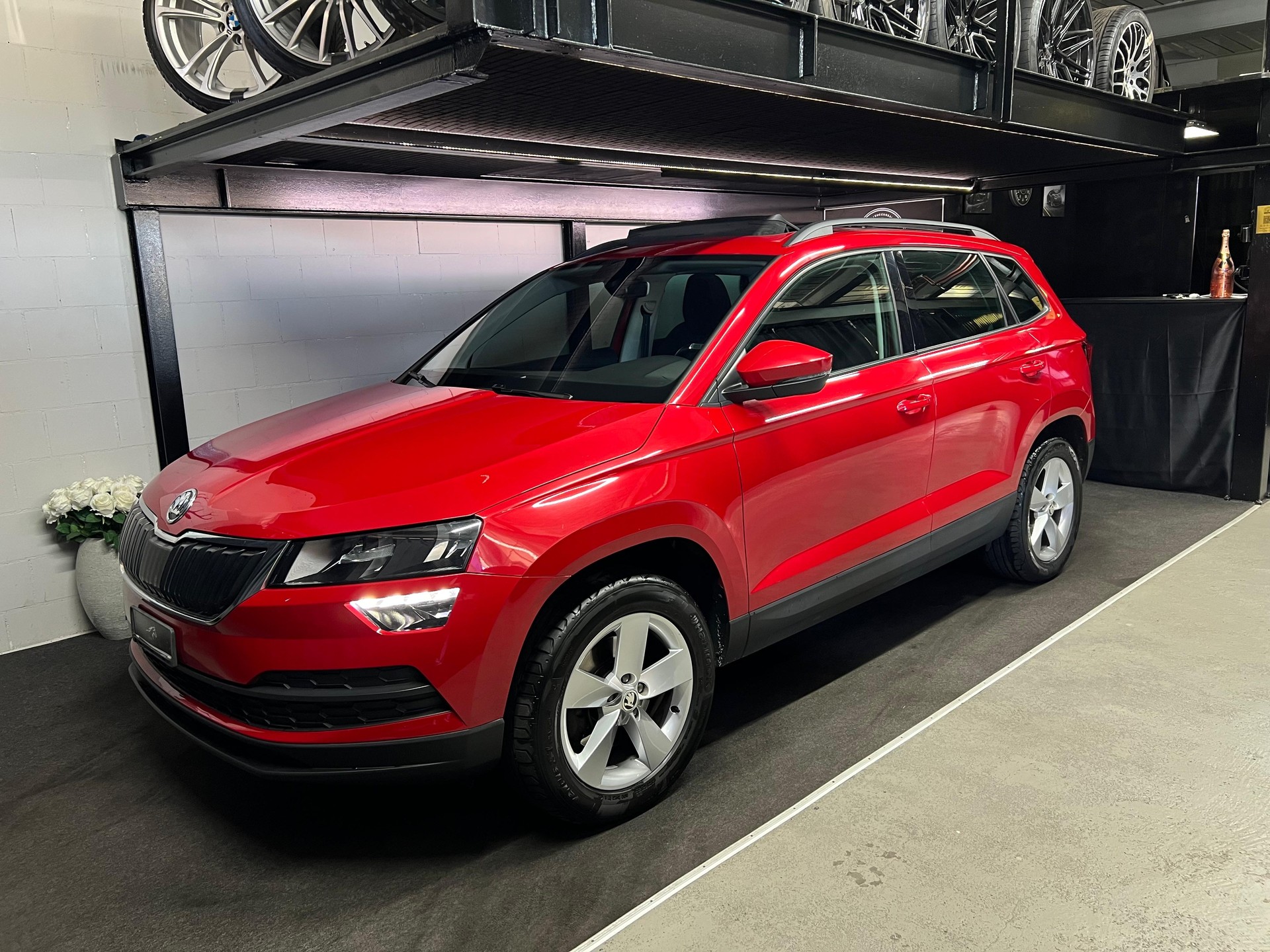 SKODA Karoq 2.0 TDI CR Ambition 4x4 DSG /Anhängerkupplung / Panoramadach