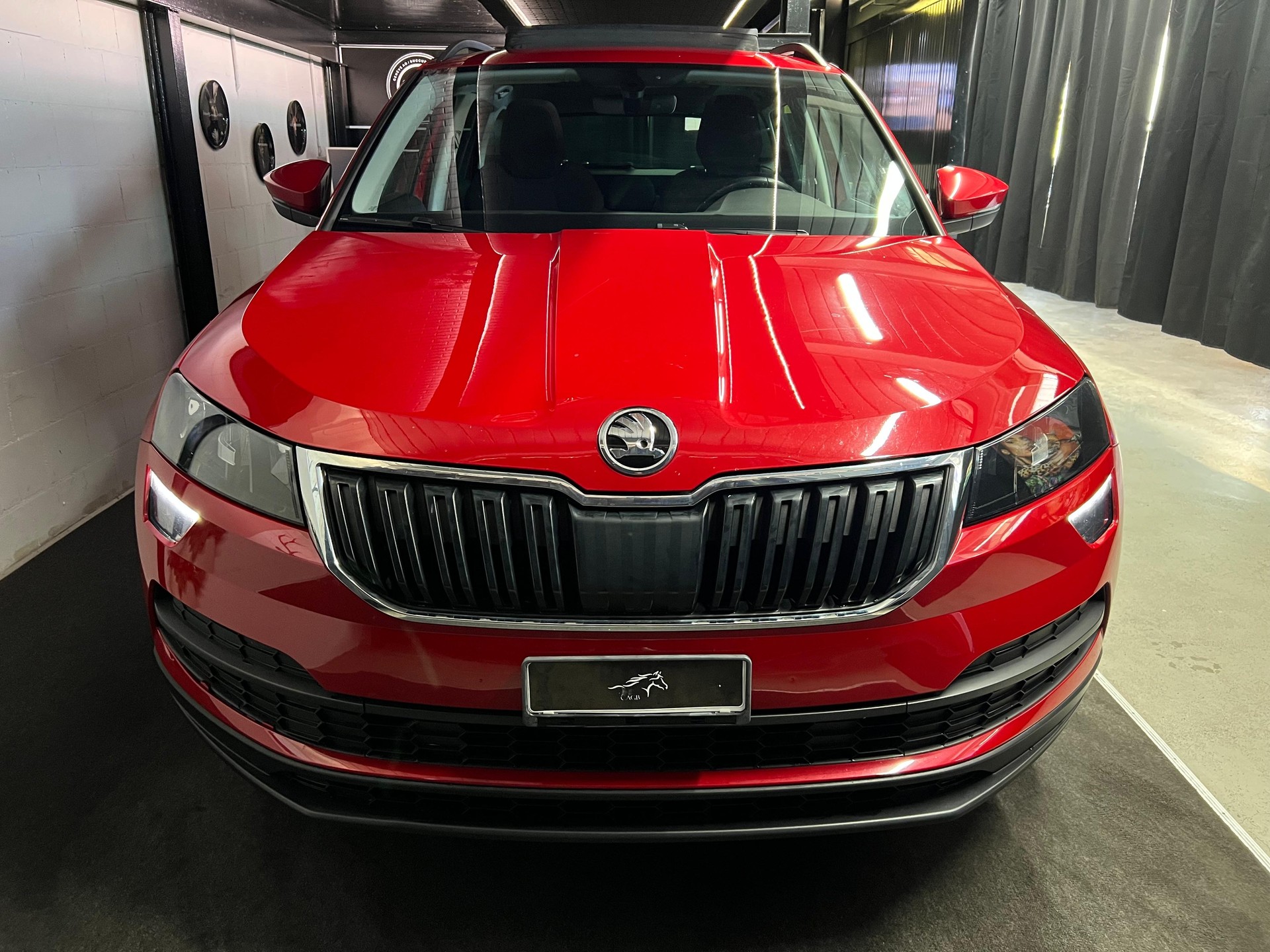 SKODA Karoq 2.0 TDI CR Ambition 4x4 DSG /Anhängerkupplung / Panoramadach-image-5