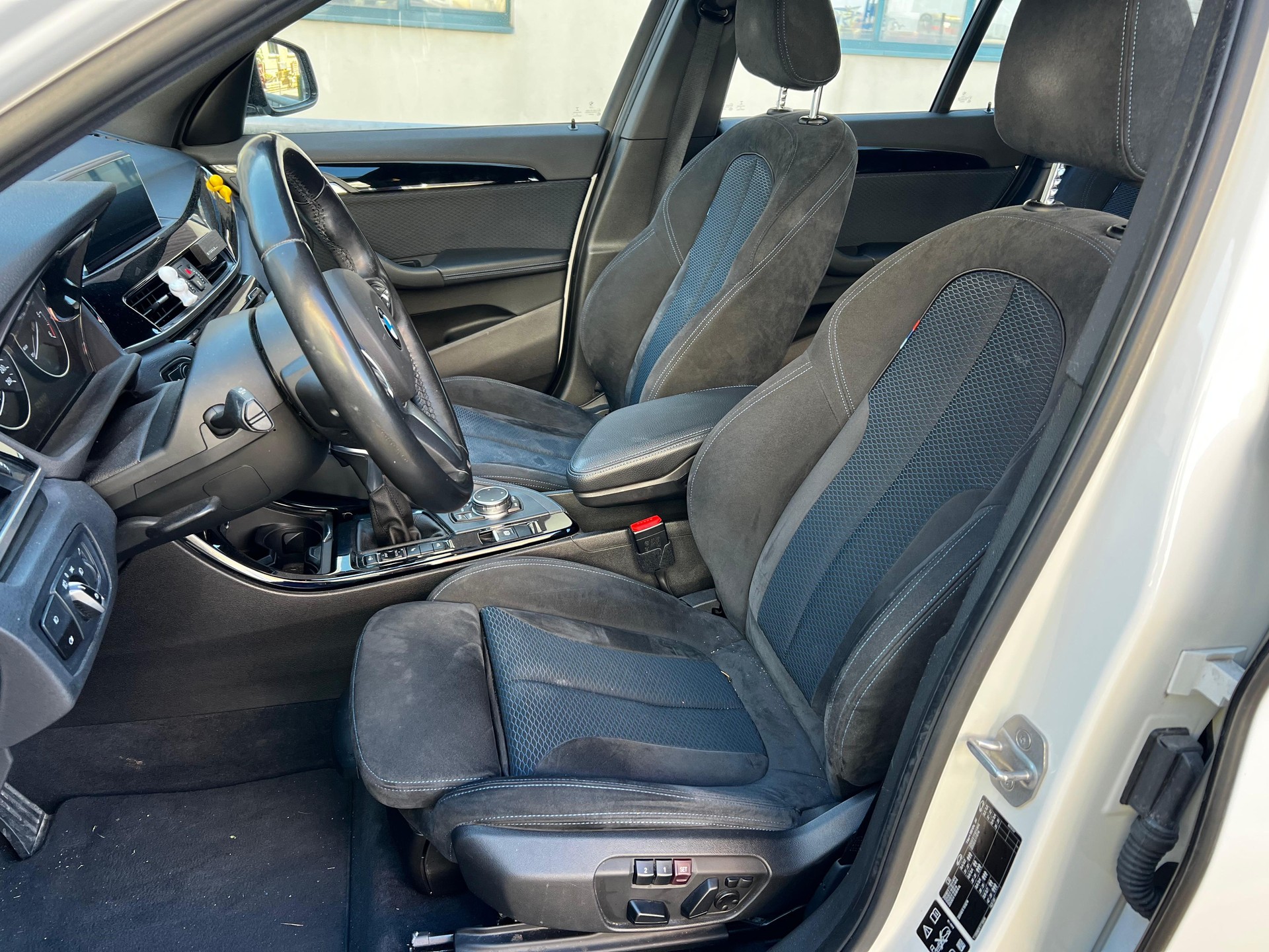 BMW X1 xDrive 25d Steptronic-image-9
