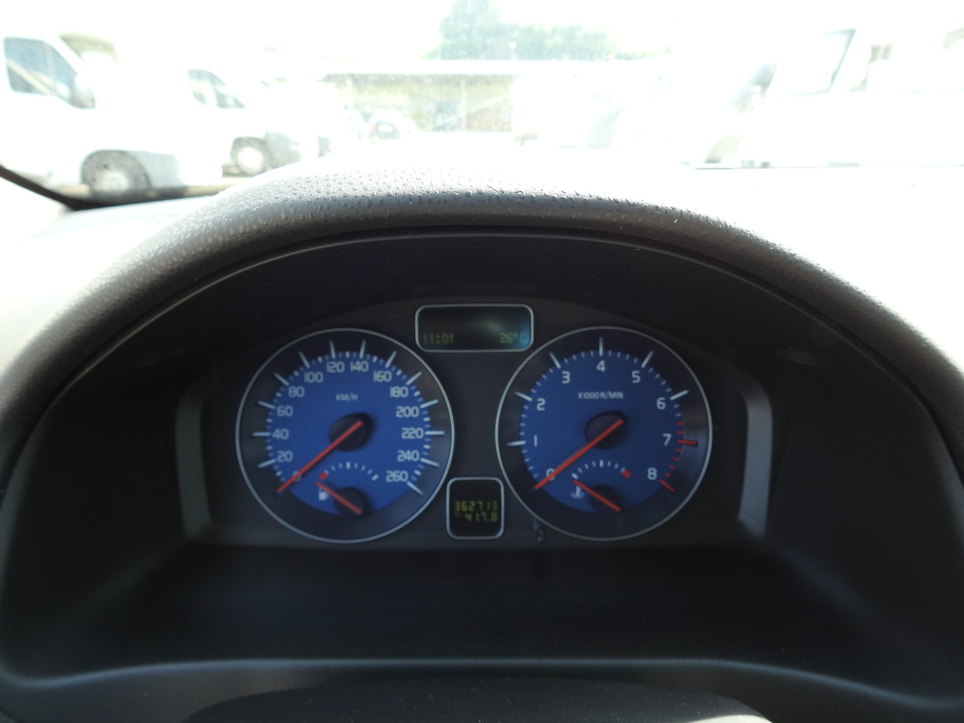 VOLVO V50 T5 Momentum R-Line-image-26