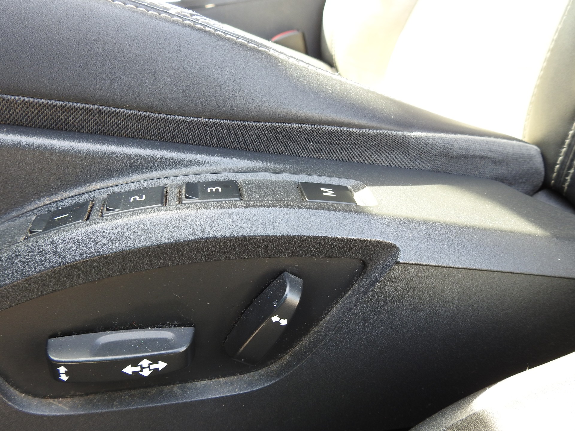 VOLVO V50 T5 Momentum R-Line-image-13