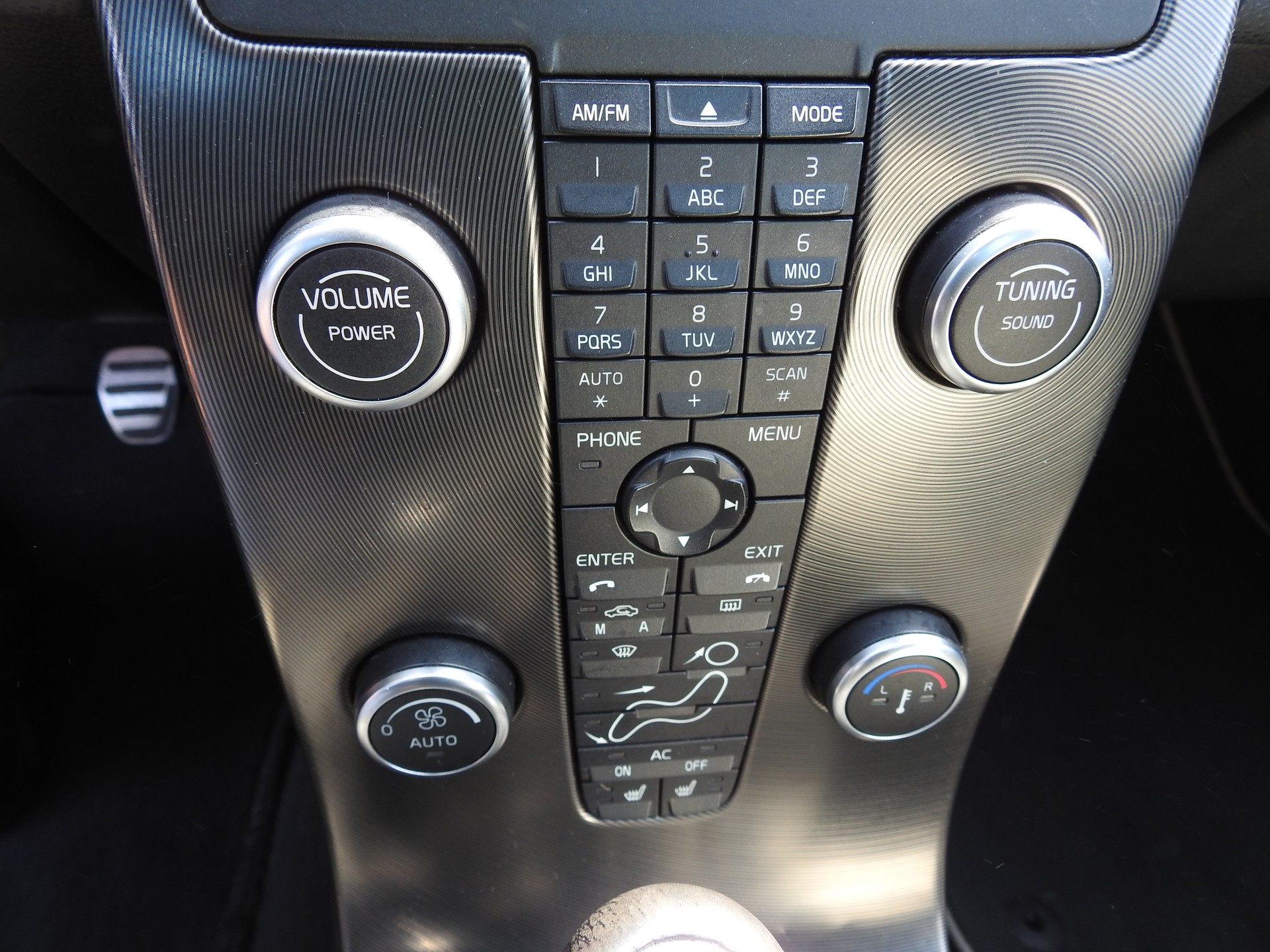 VOLVO V50 T5 Momentum R-Line-image-21
