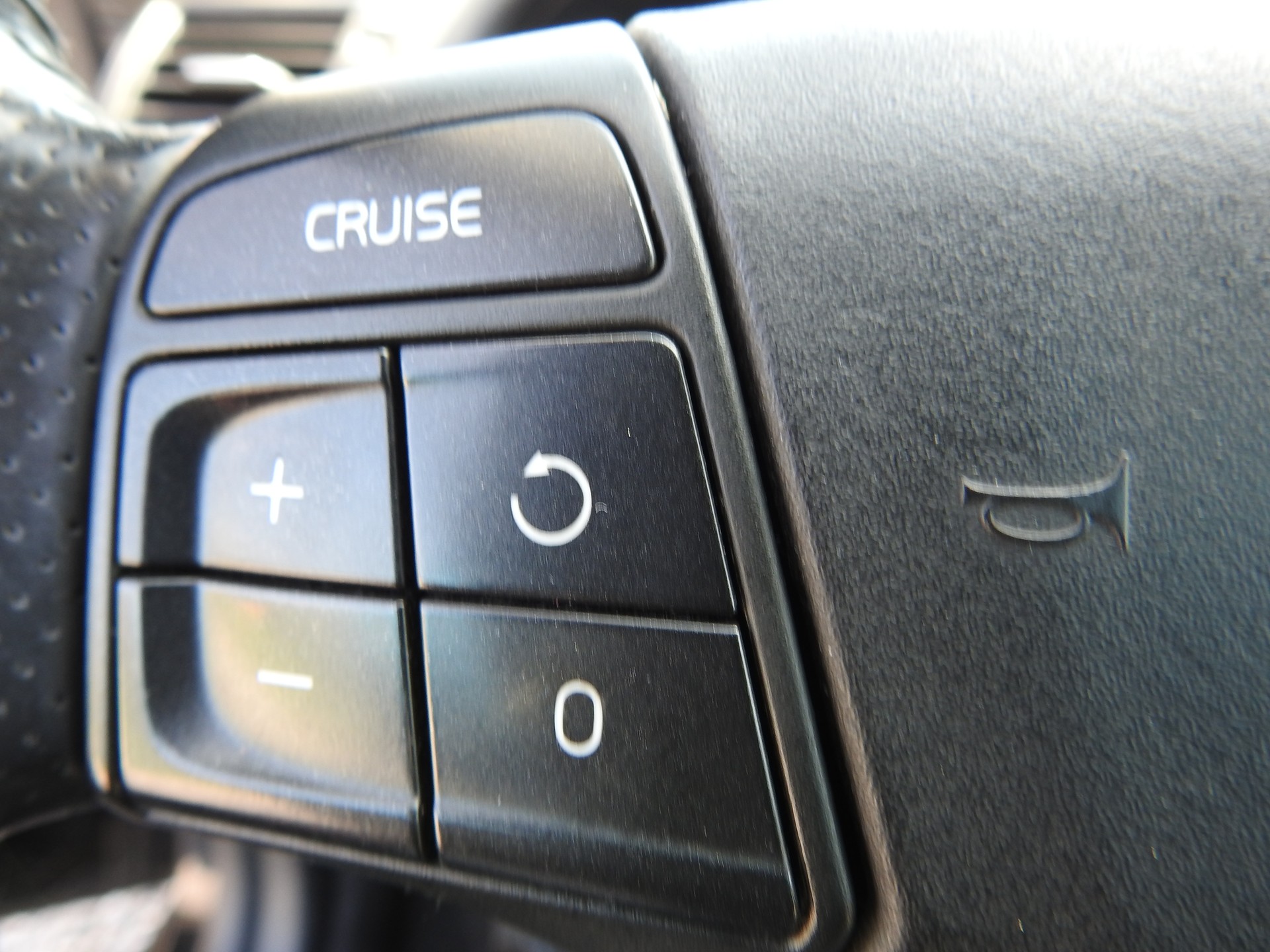 VOLVO V50 T5 Momentum R-Line-image-23