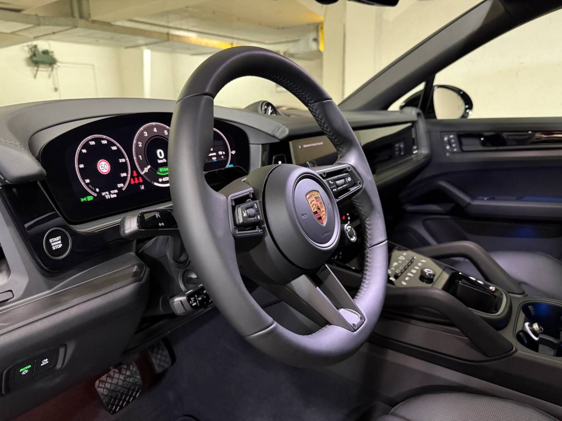 PORSCHE Cayenne E-Hybrid Coupé Black Edition-image-14