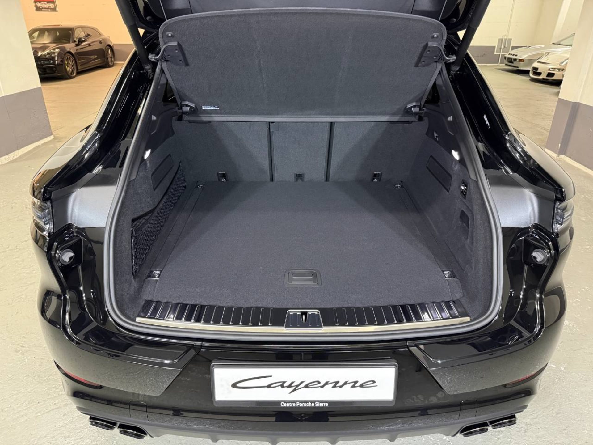 PORSCHE Cayenne E-Hybrid Coupé Black Edition-image-23