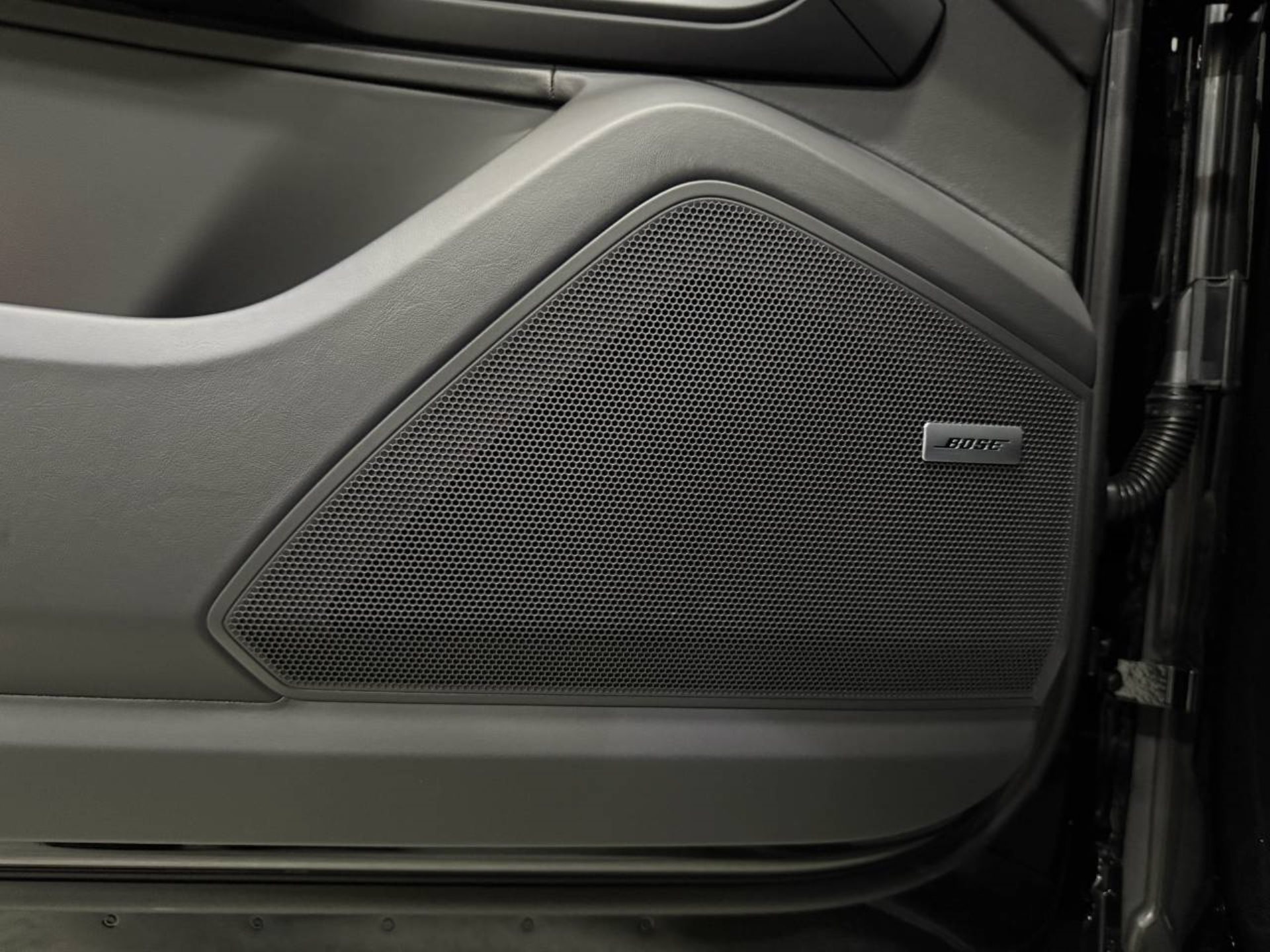 PORSCHE Cayenne E-Hybrid Coupé Black Edition-image-27