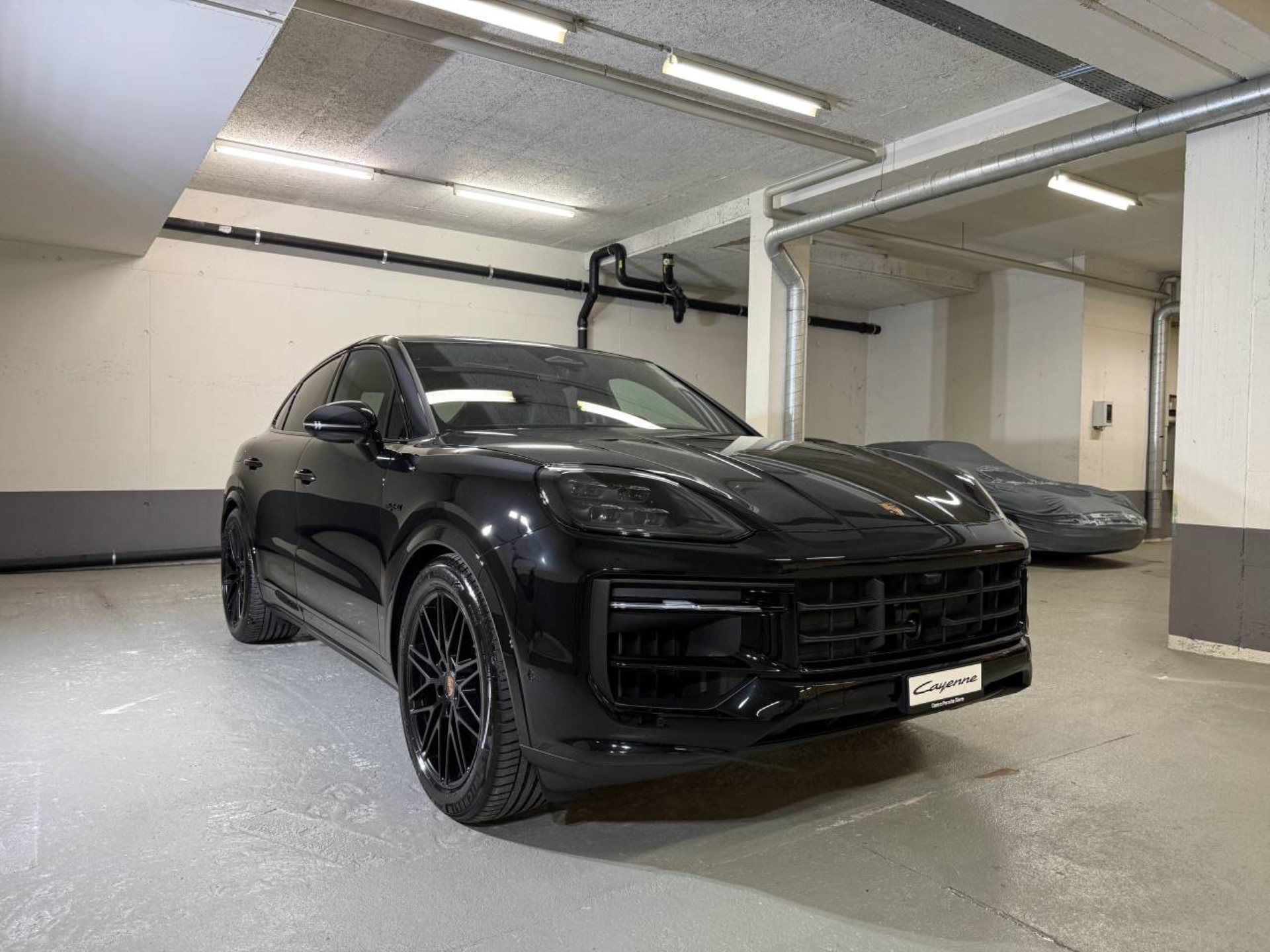 PORSCHE Cayenne E-Hybrid Coupé Black Edition-image-8