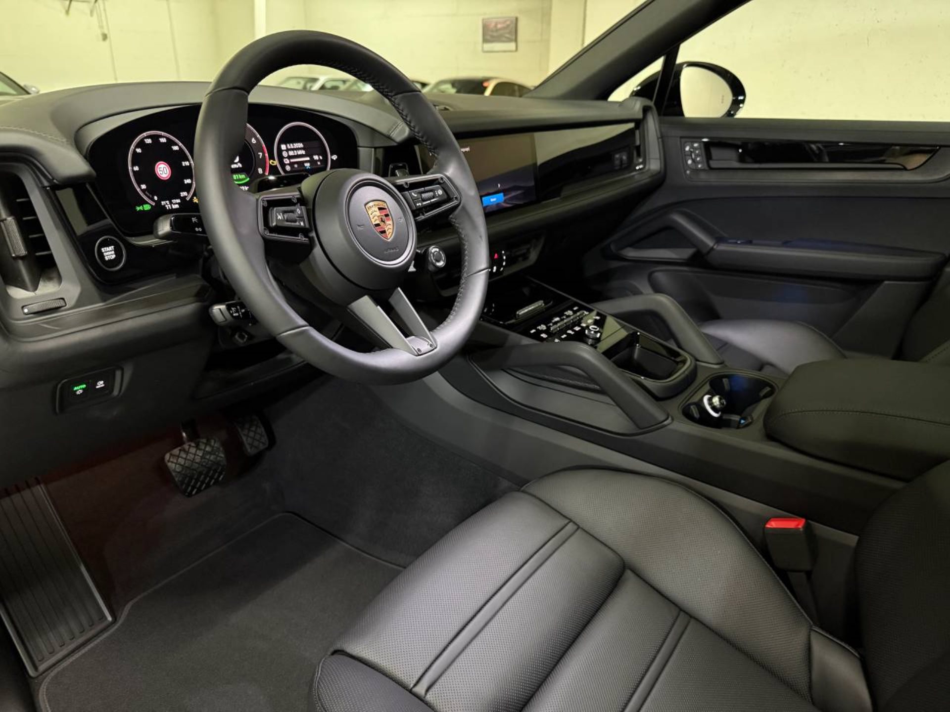 PORSCHE Cayenne E-Hybrid Coupé Black Edition-image-3