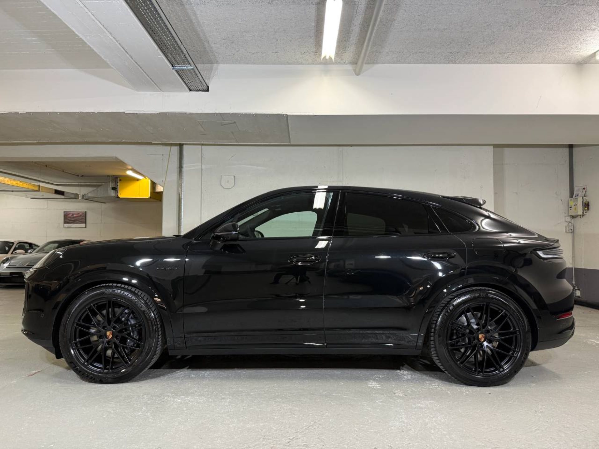 PORSCHE Cayenne E-Hybrid Coupé Black Edition-image-1