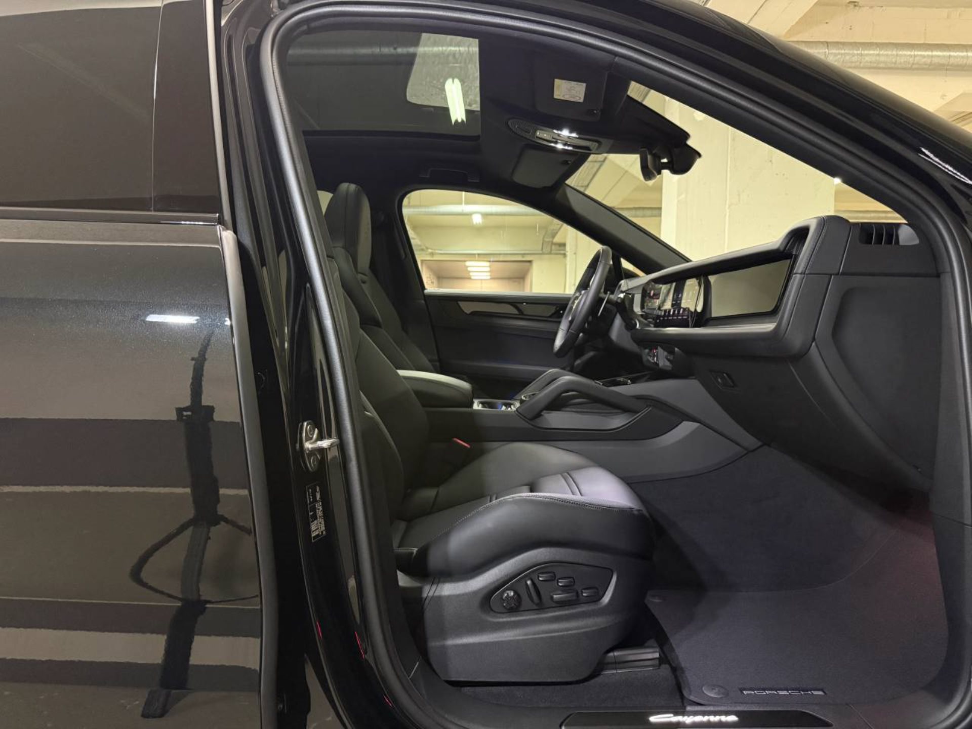 PORSCHE Cayenne E-Hybrid Coupé Black Edition-image-20