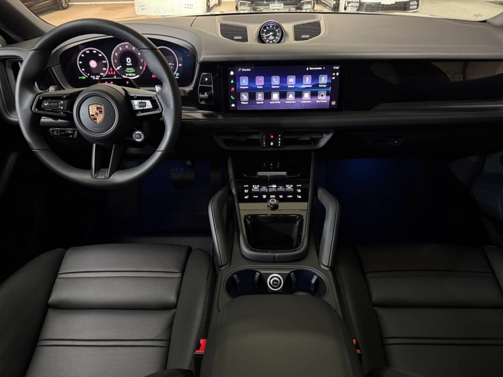 PORSCHE Cayenne E-Hybrid Coupé Black Edition-image-12