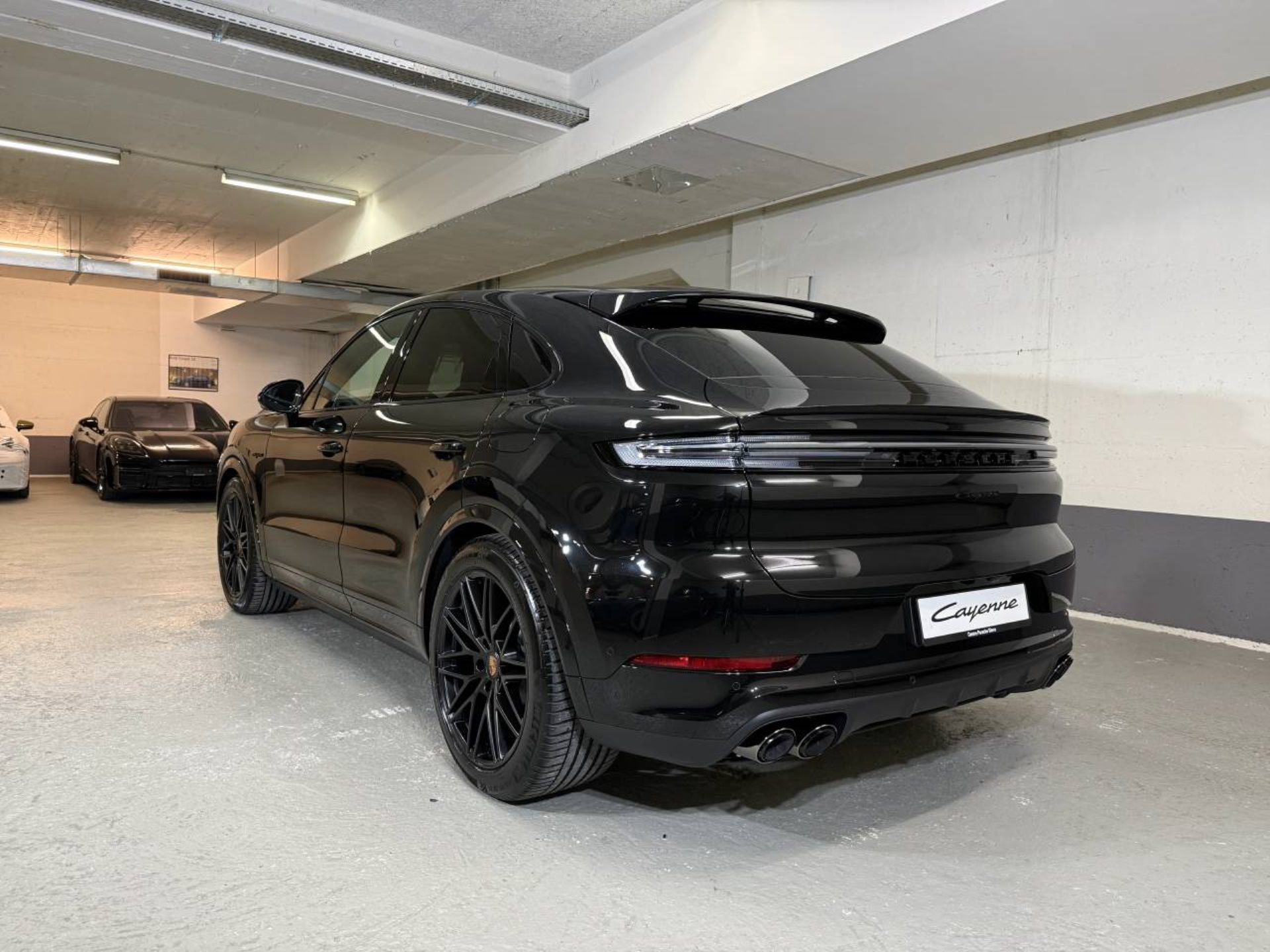 PORSCHE Cayenne E-Hybrid Coupé Black Edition-image-2