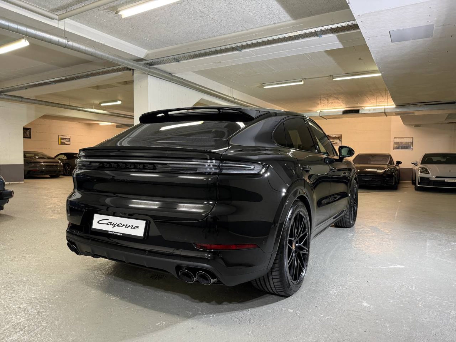 PORSCHE Cayenne E-Hybrid Coupé Black Edition-image-6