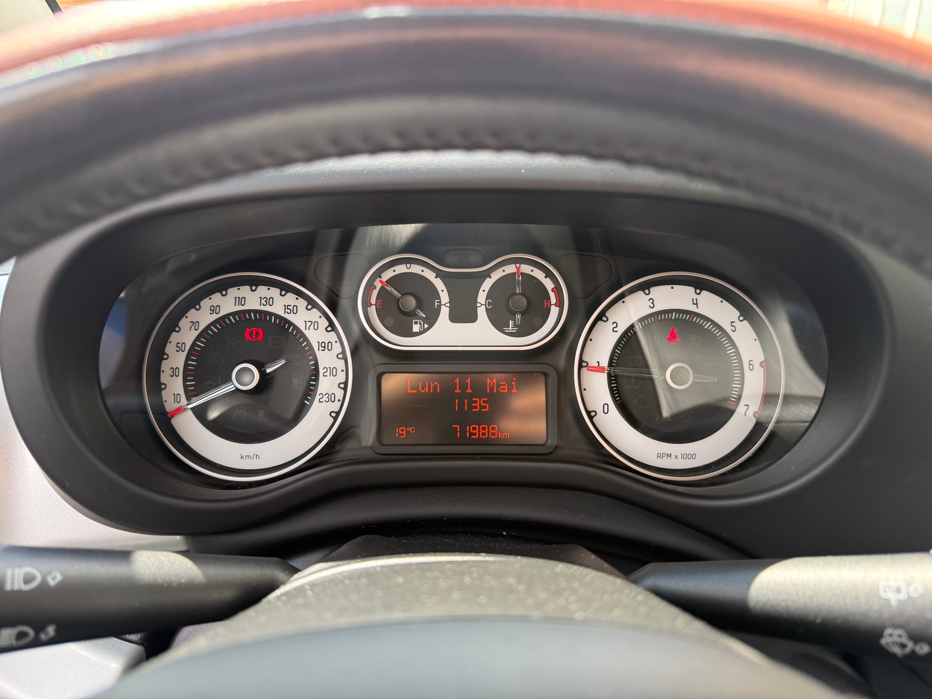FIAT 500L 1.4 TB 16V Trekking Line-image-9