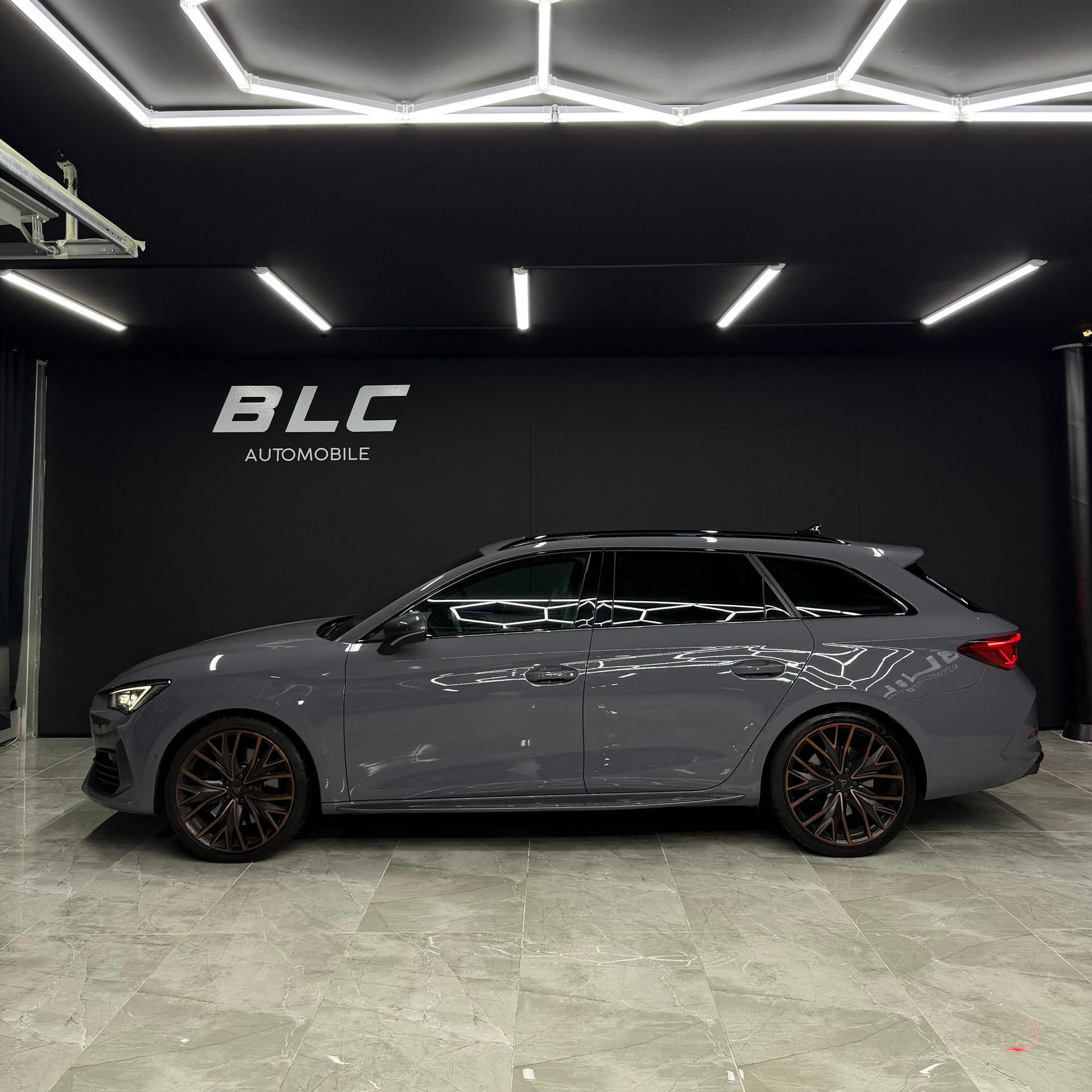 CUPRA LEON ST 2.0 TSI VZ DSG 4Drive-image-2