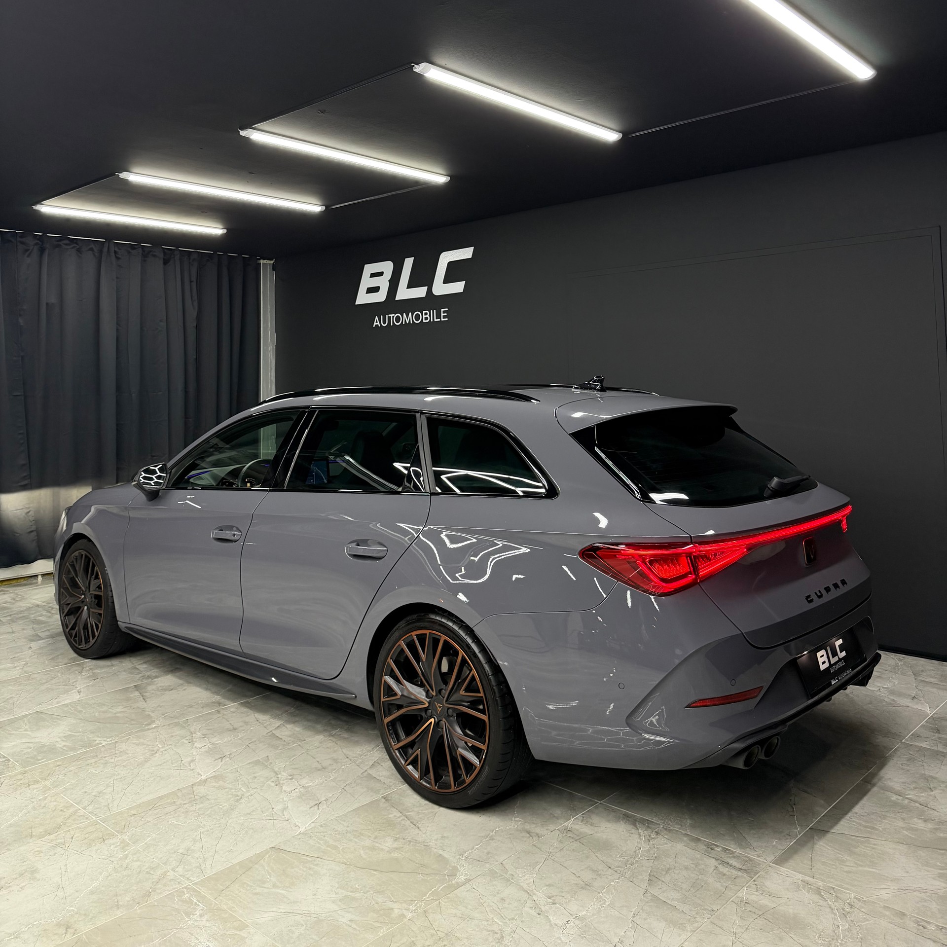CUPRA LEON ST 2.0 TSI VZ DSG 4Drive-image-4