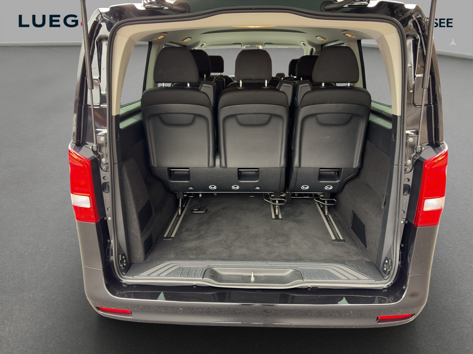 MERCEDES-BENZ Vito 116 CDI Lang Select Tourer 4Matic 9G-Tronic-image-9