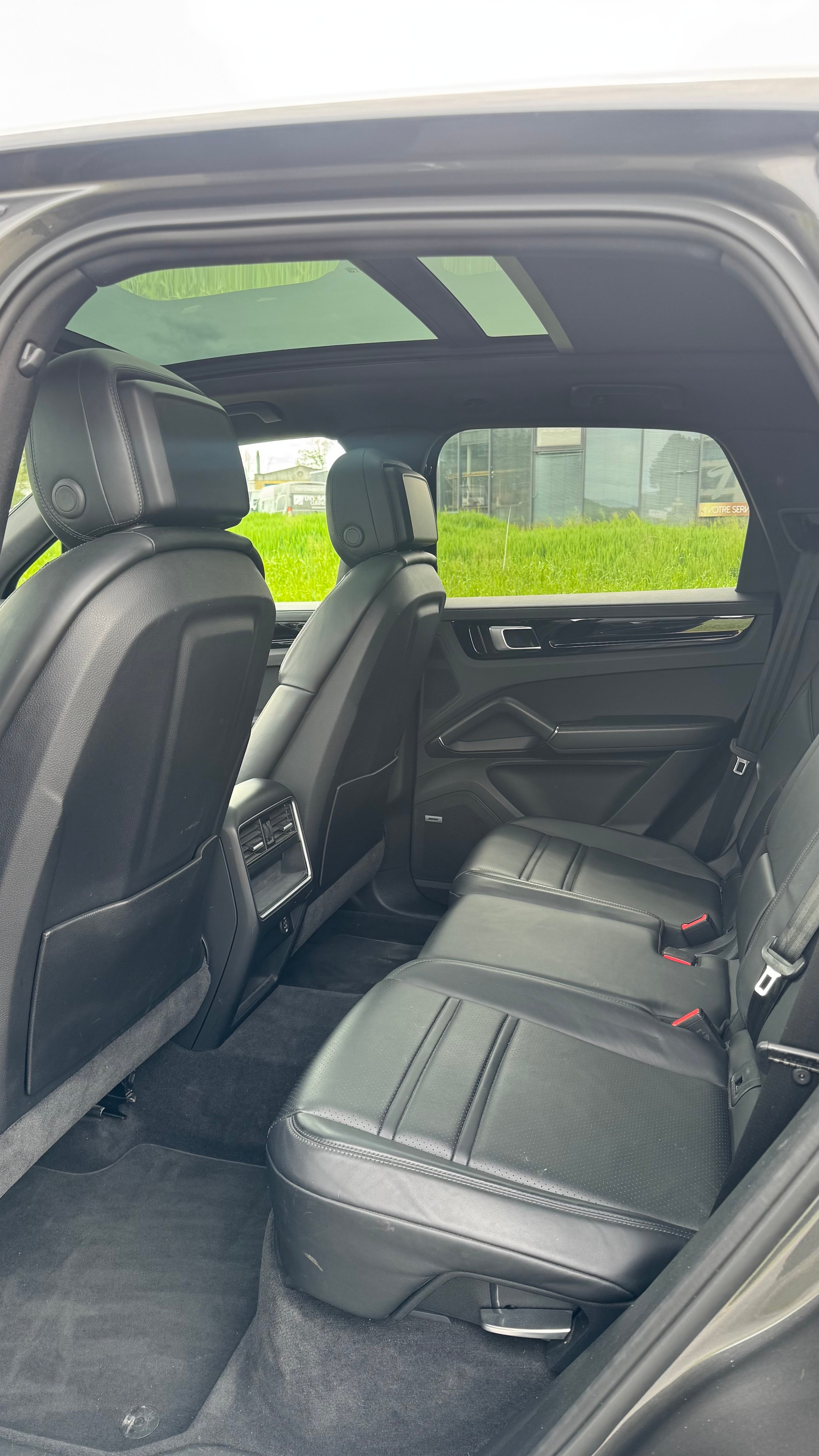 PORSCHE Cayenne-image-10