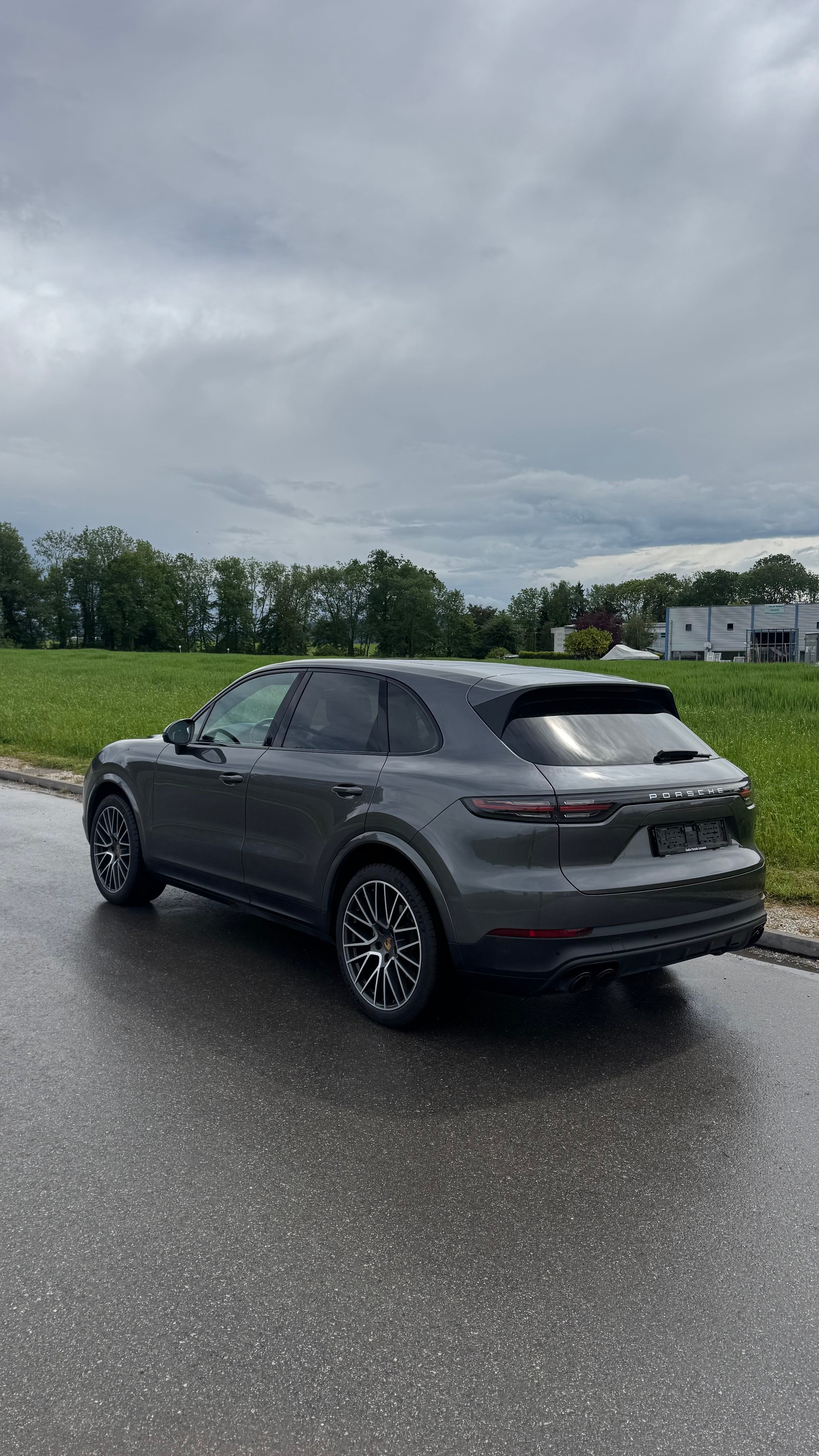 PORSCHE Cayenne-image-3