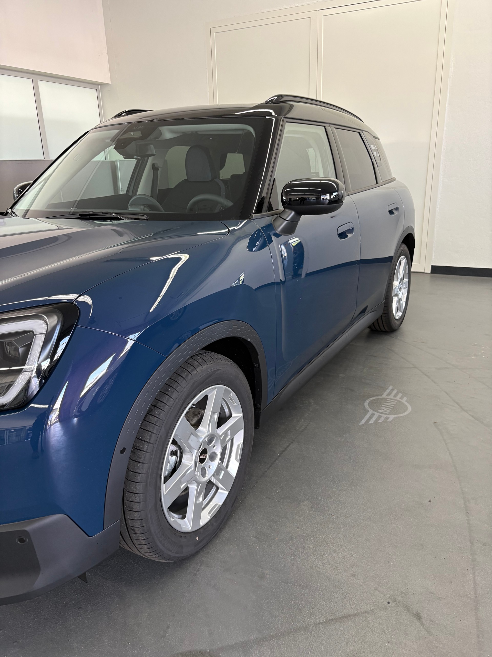 MINI Countryman E-image-1