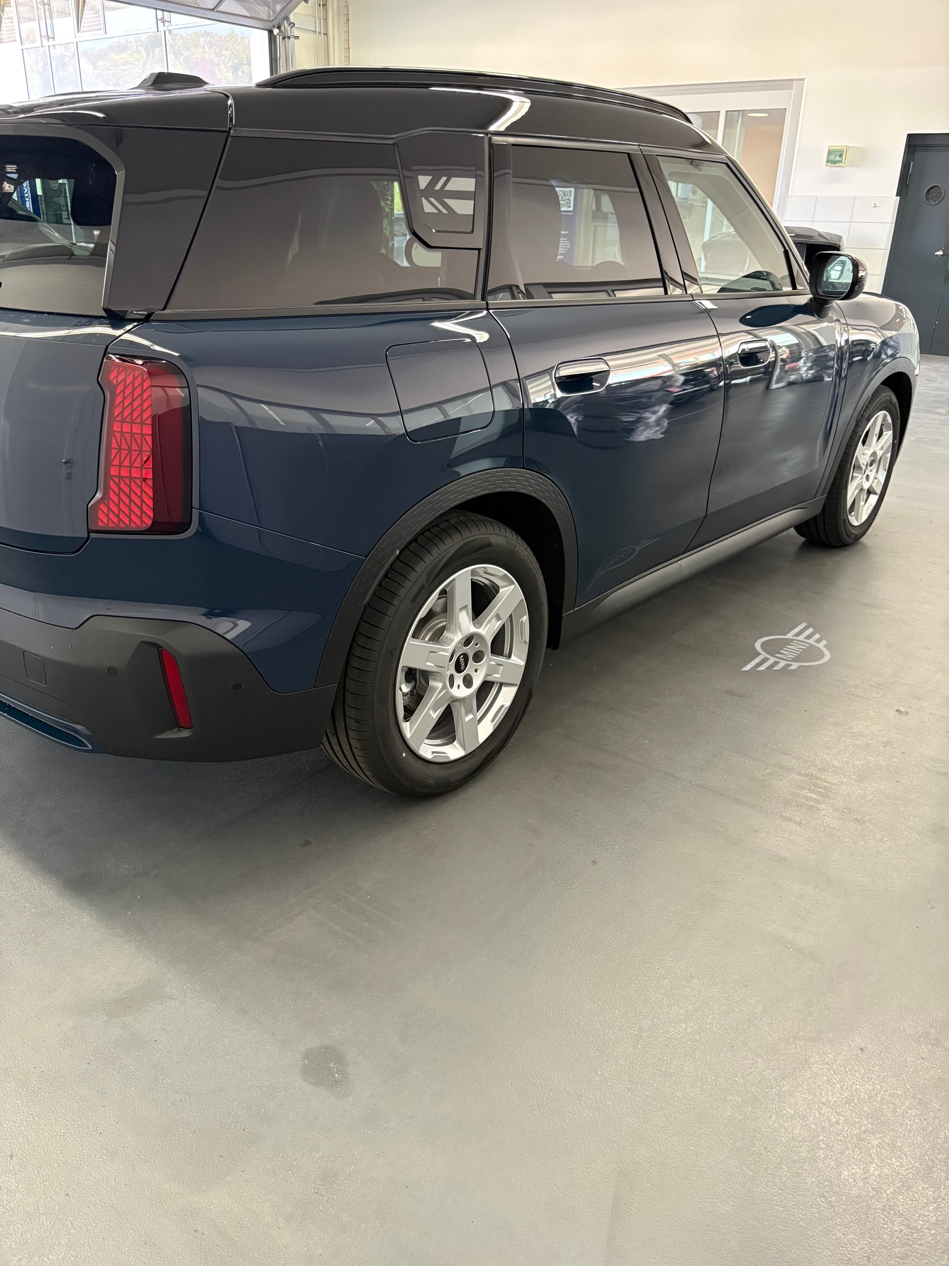 MINI Countryman E-image-4