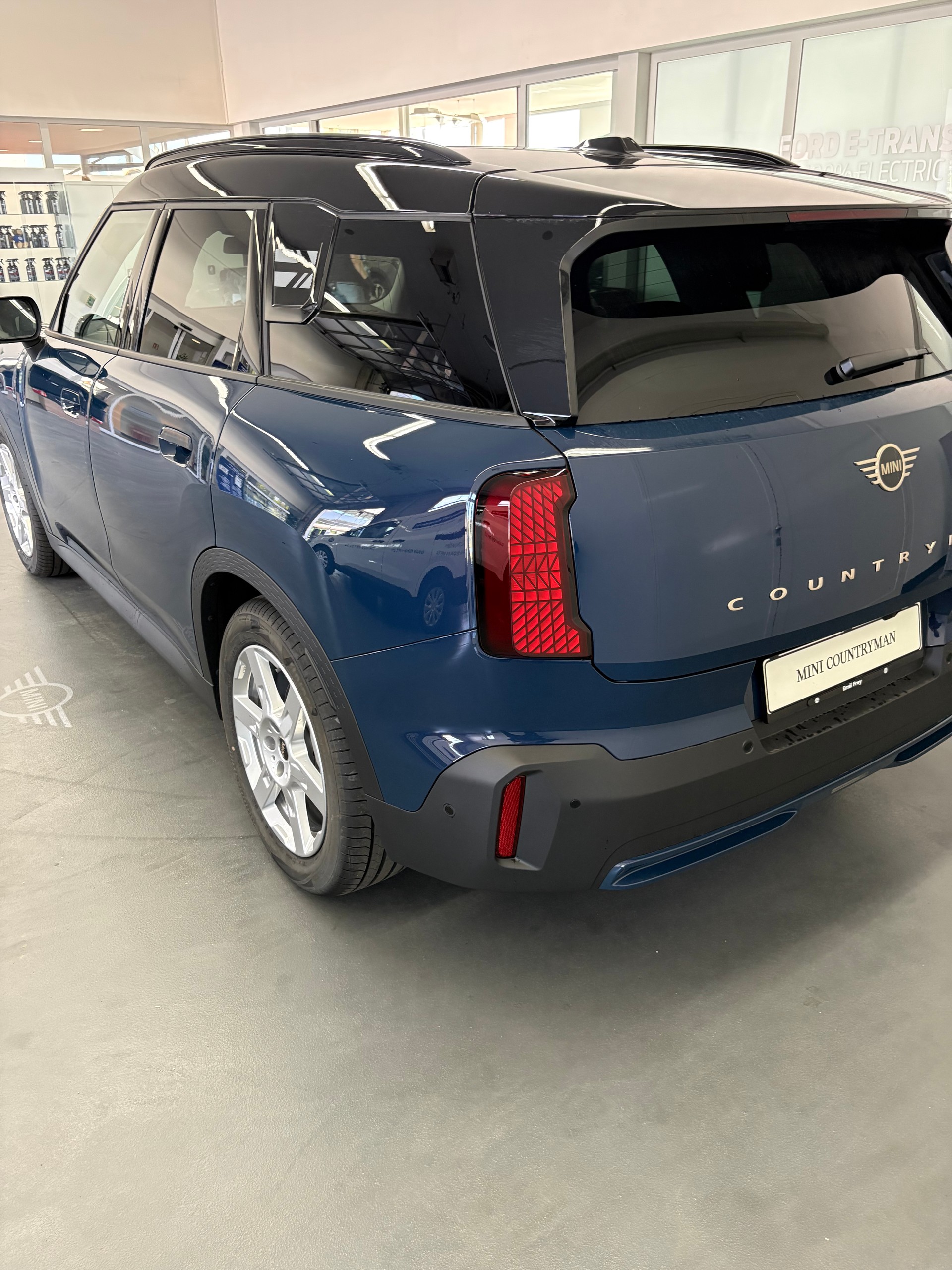 MINI Countryman E-image-5