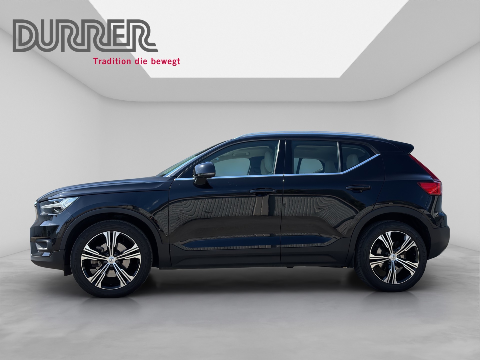 VOLVO XC40 2.0 B5 MH Inscription AWD-image-1