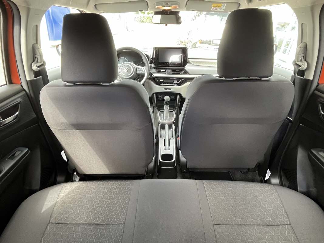 SUZUKI Swift 1.2 Sakura Top Hybrid-image-5