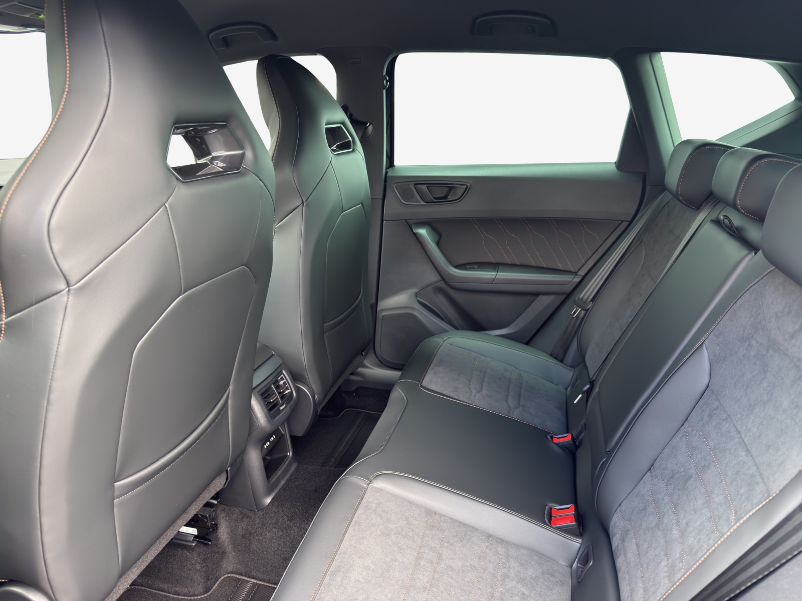 CUPRA Ateca 2.0TSI VZ 4Drive DSG-image-11