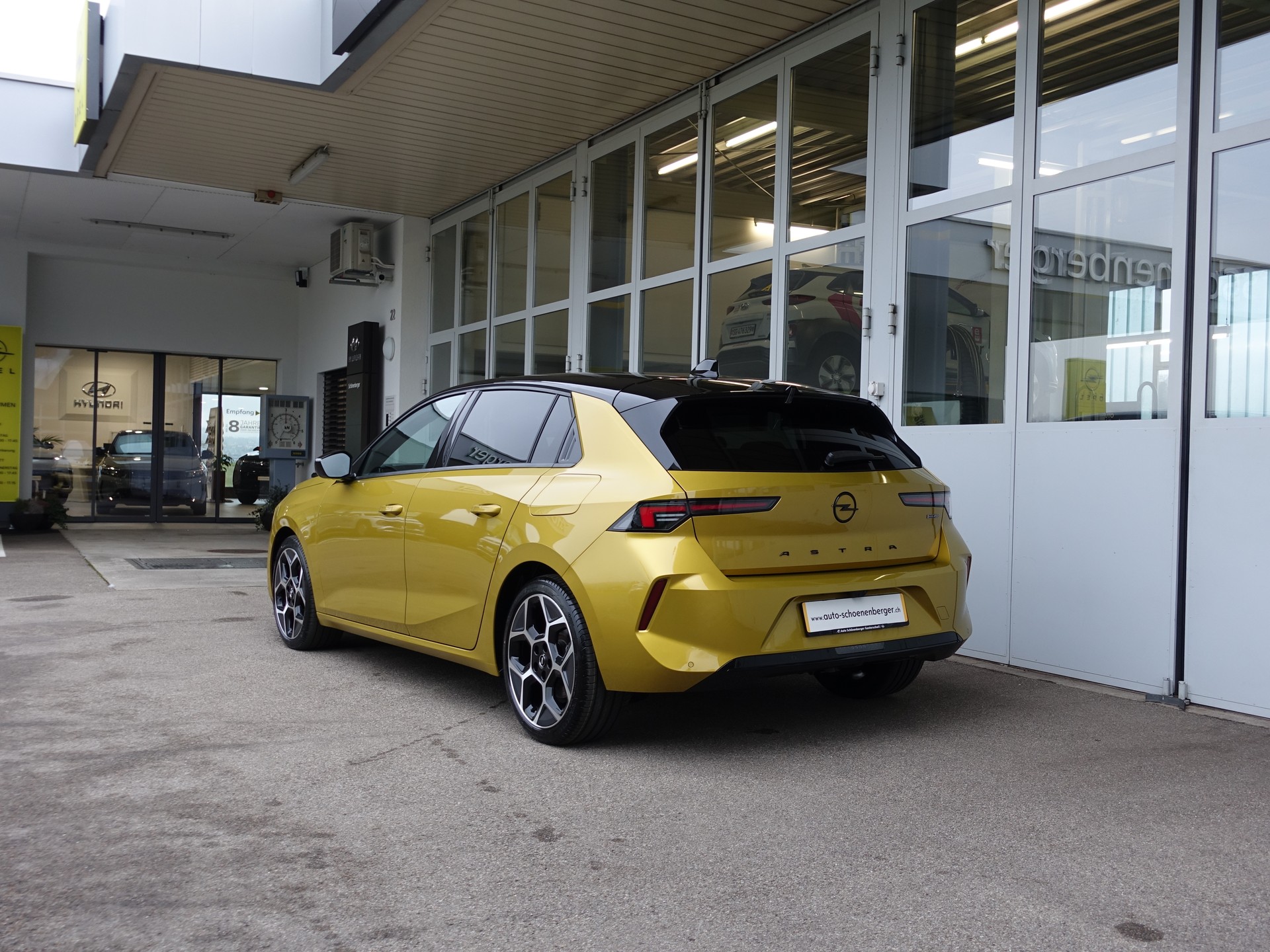 OPEL Astra 1.6 PHEV Swiss + A-image-21