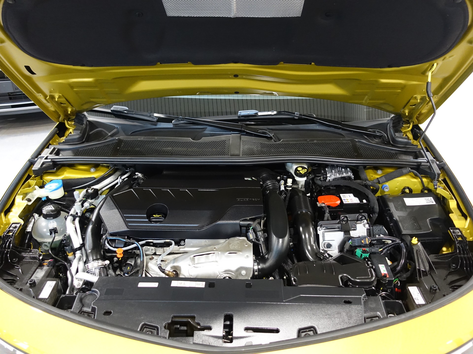 OPEL Astra 1.6 PHEV Swiss + A-image-6
