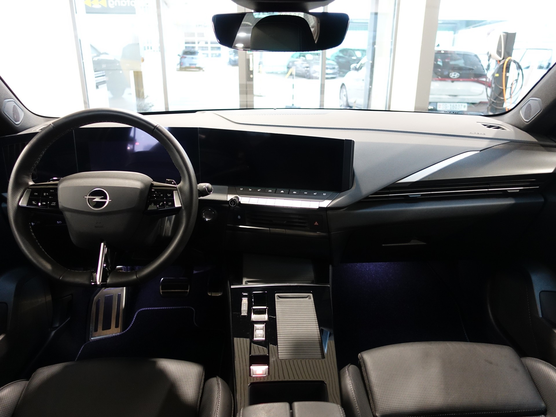 OPEL Astra 1.6 PHEV Swiss + A-image-11
