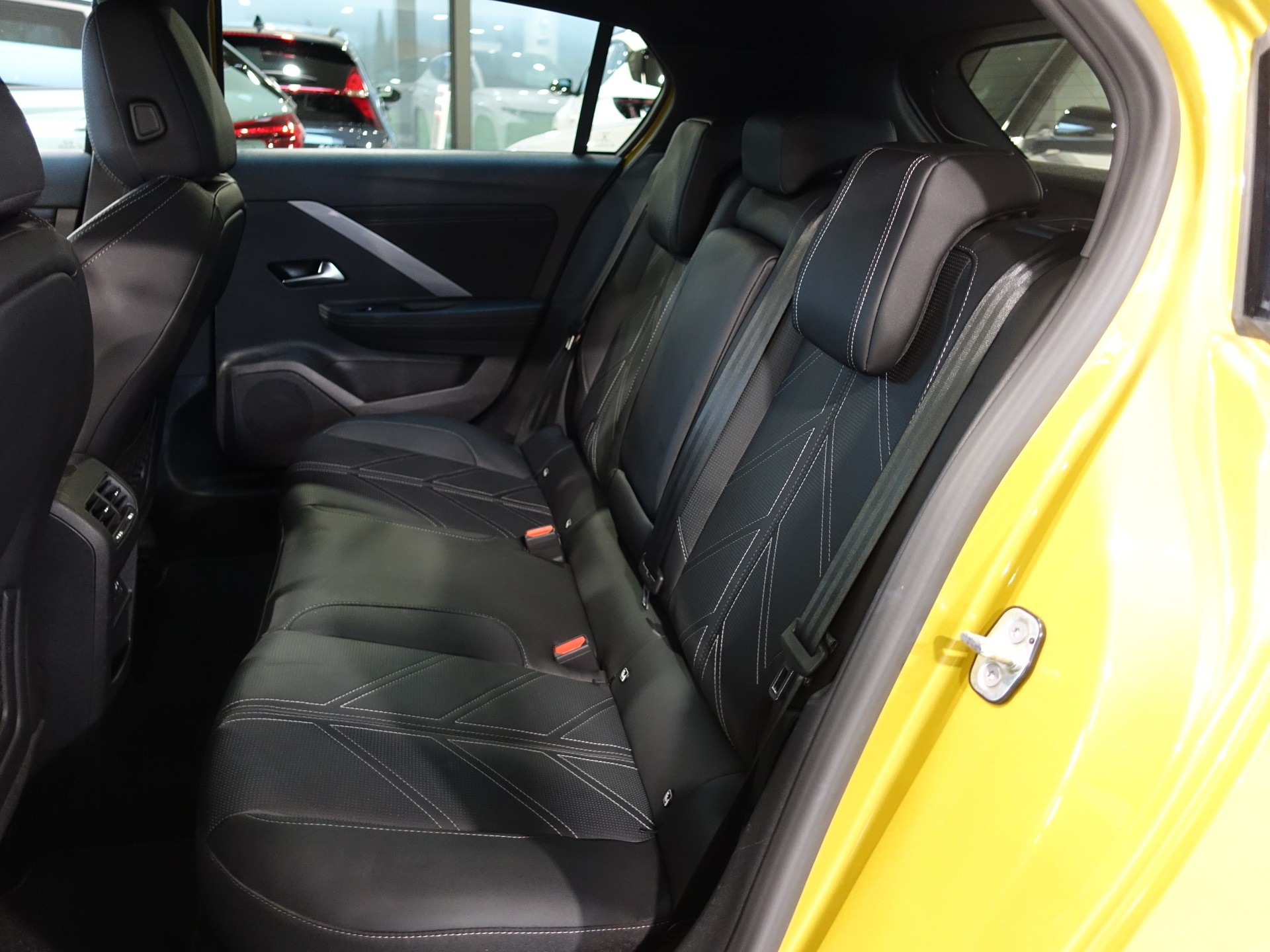 OPEL Astra 1.6 PHEV Swiss + A-image-10
