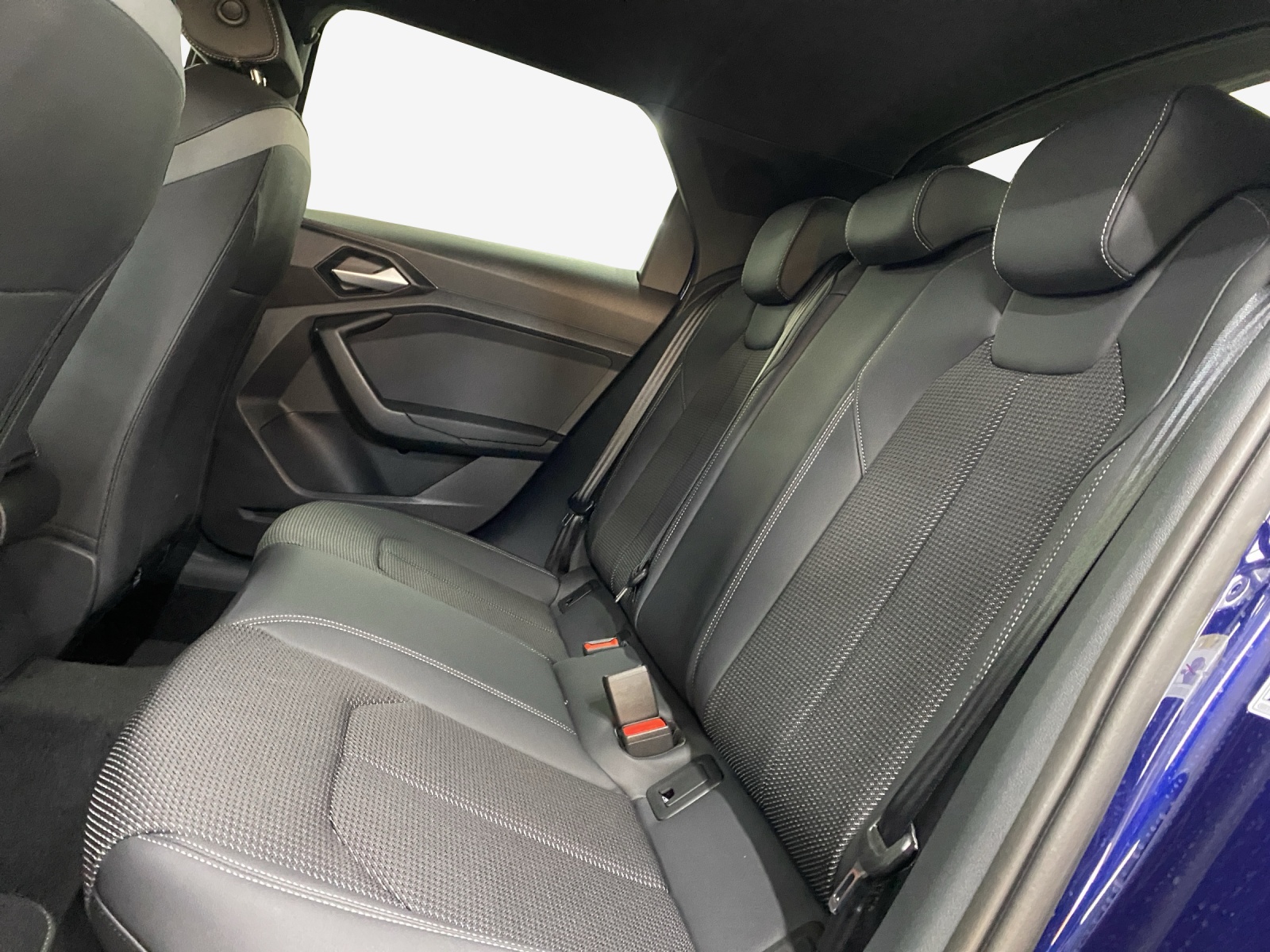 AUDI A1 Sportback 30 TFSI S Line S-tronic-image-11