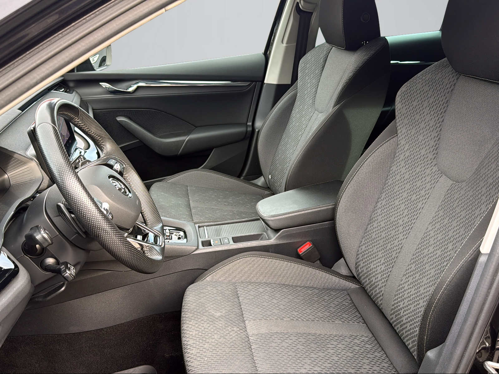 SKODA Octavia Combi 2.0 TDI DSG Style-image-6