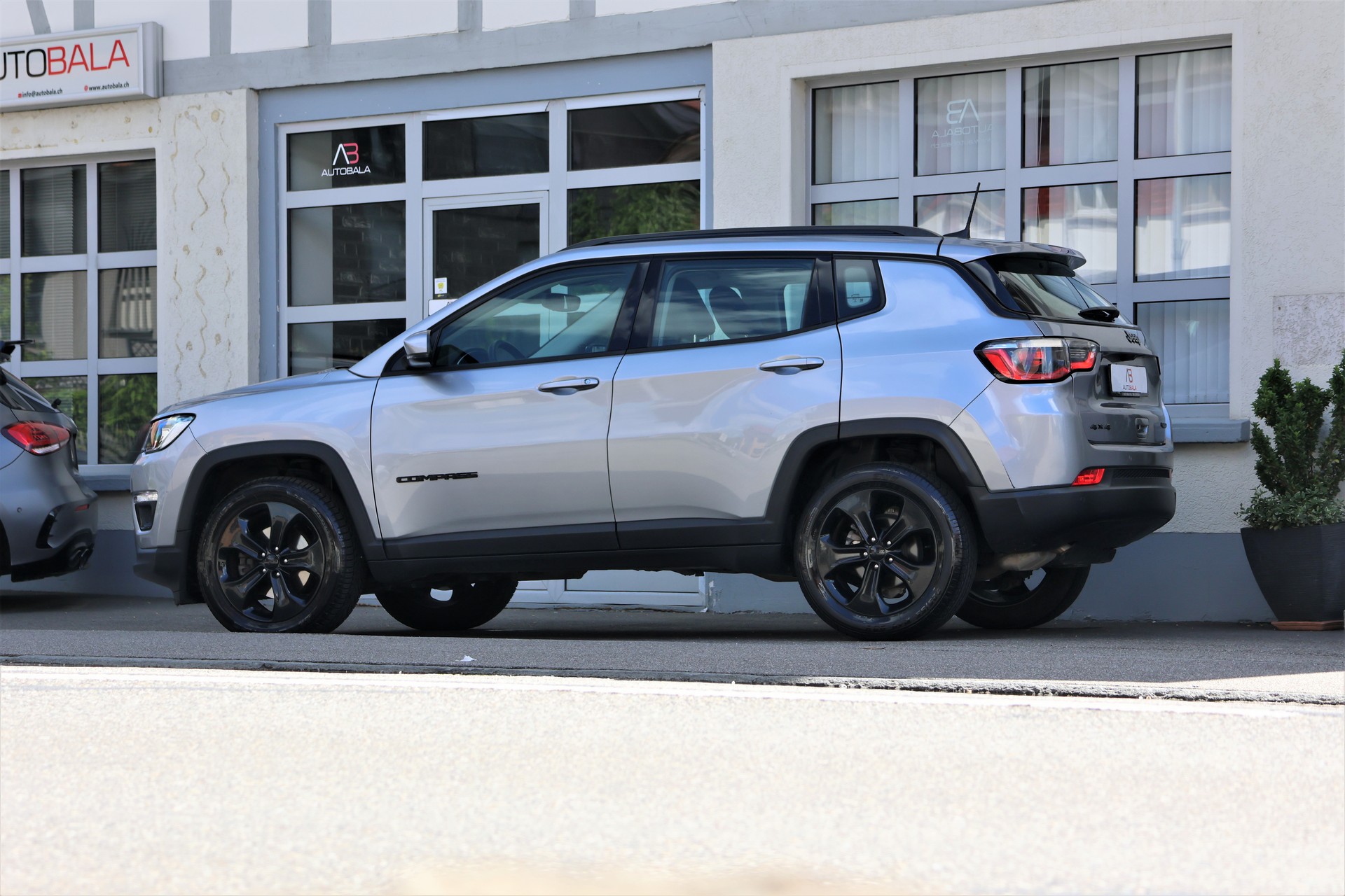 JEEP Compass 2.0CRD Limited AWD 9ATX-image-3