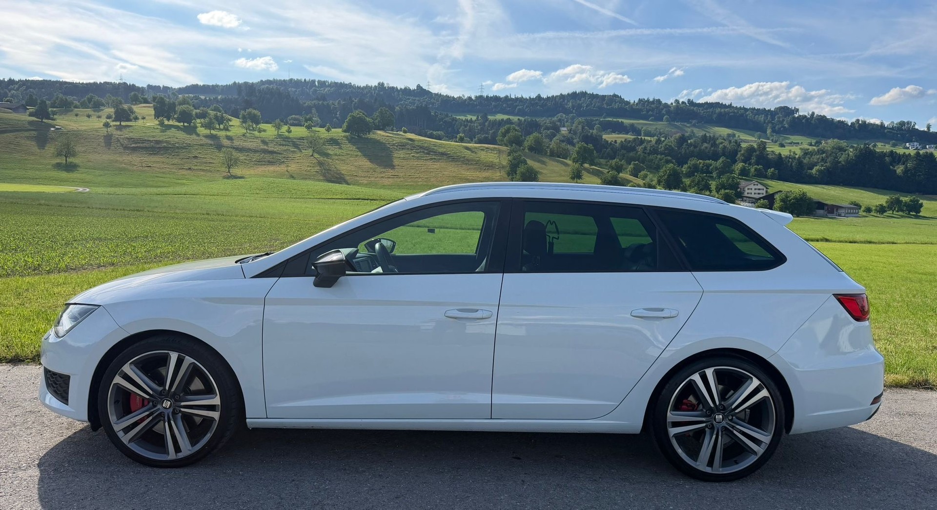 SEAT Leon ST 2.0 TSI Cupra 280 DSG-image-2