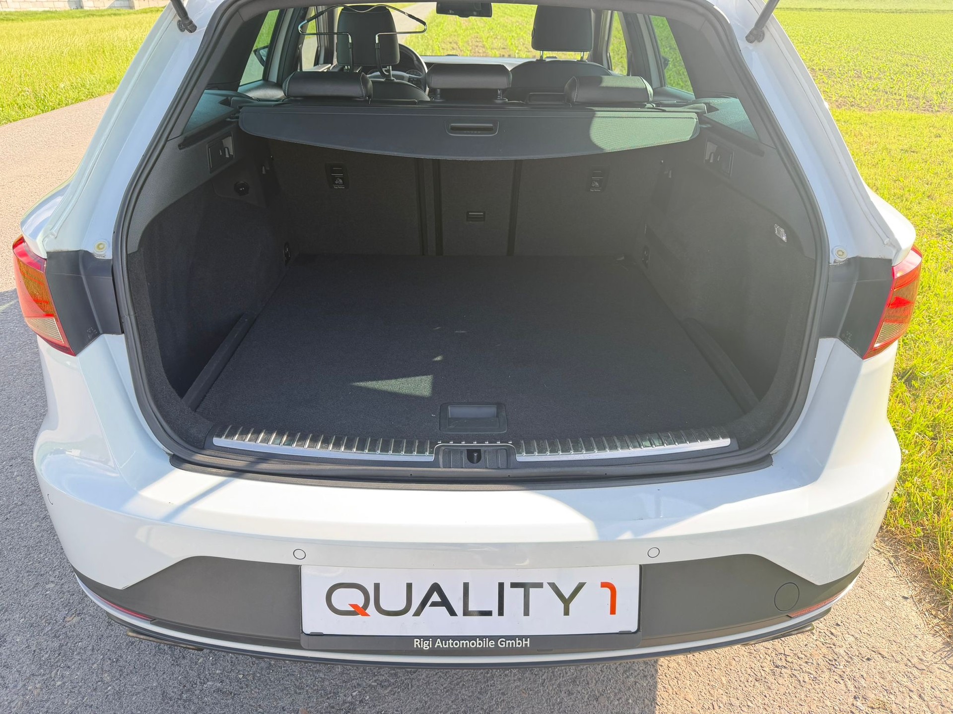 SEAT Leon ST 2.0 TSI Cupra 280 DSG-image-13