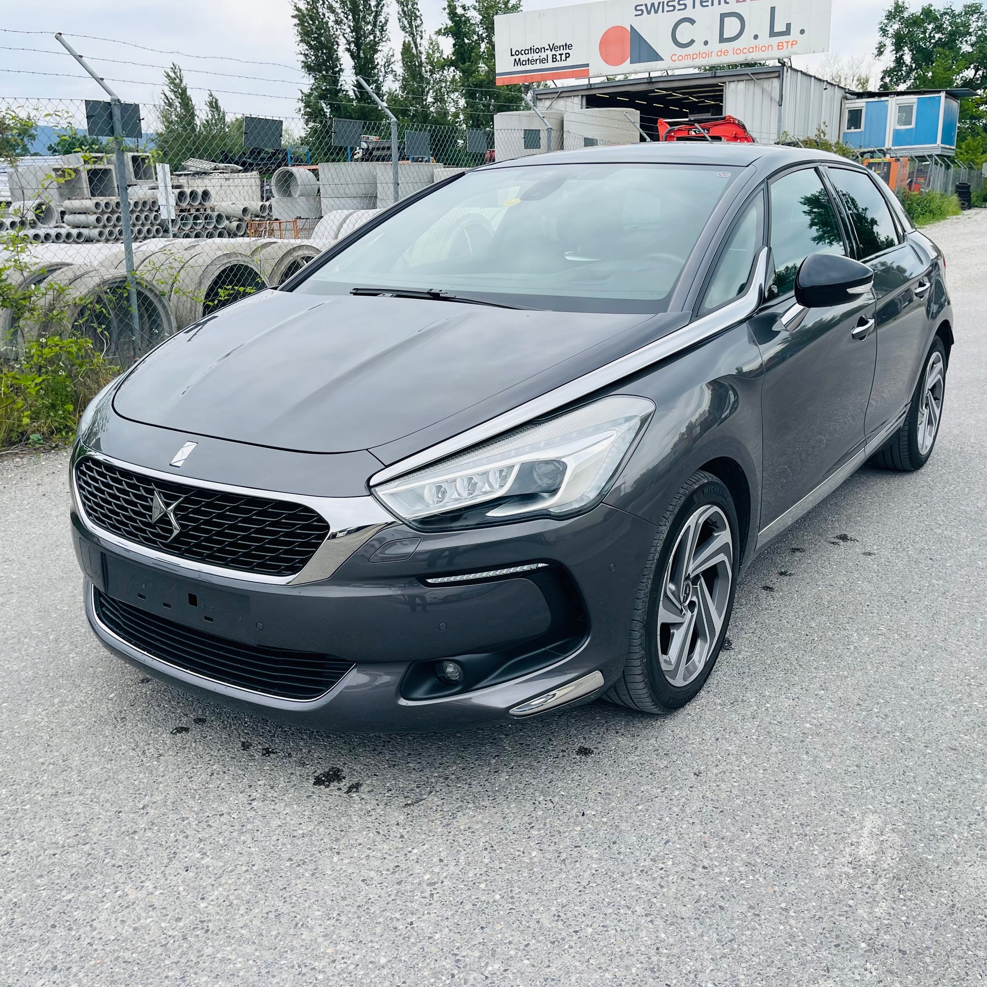 DS AUTOMOBILES DS 5 2.0 BlueHDi SO Chic-image-2
