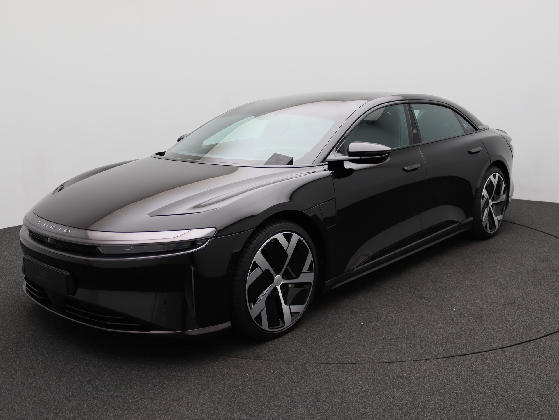 LUCID Air 118 kWh Performance Dream Edition-image-2