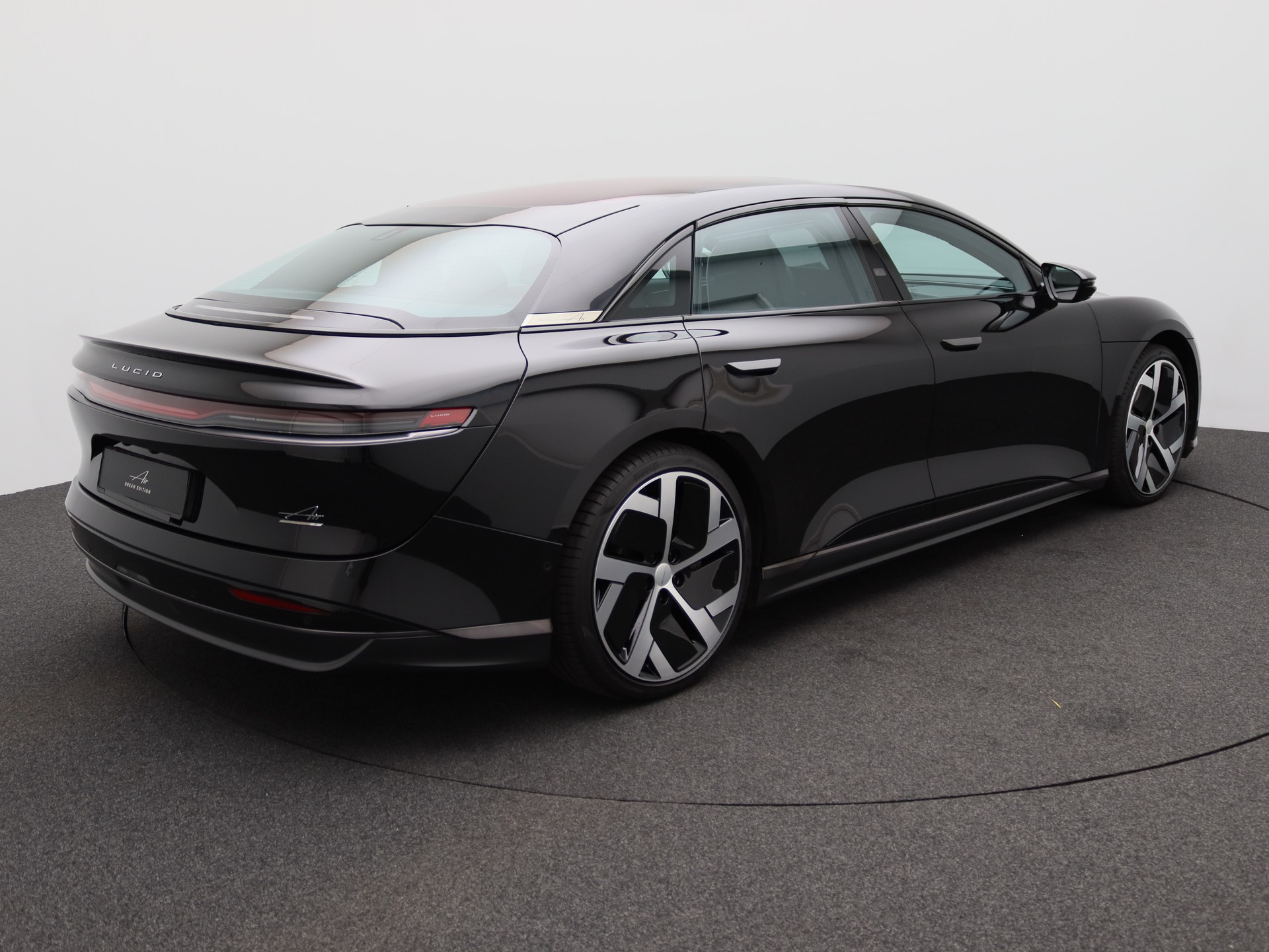 LUCID Air 118 kWh Performance Dream Edition-image-5