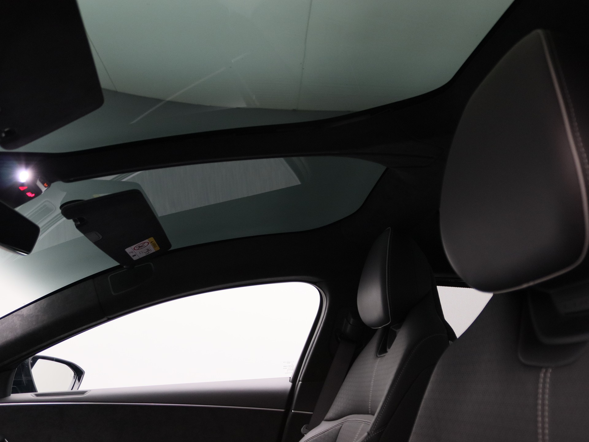LUCID Air 118 kWh Performance Dream Edition-image-11