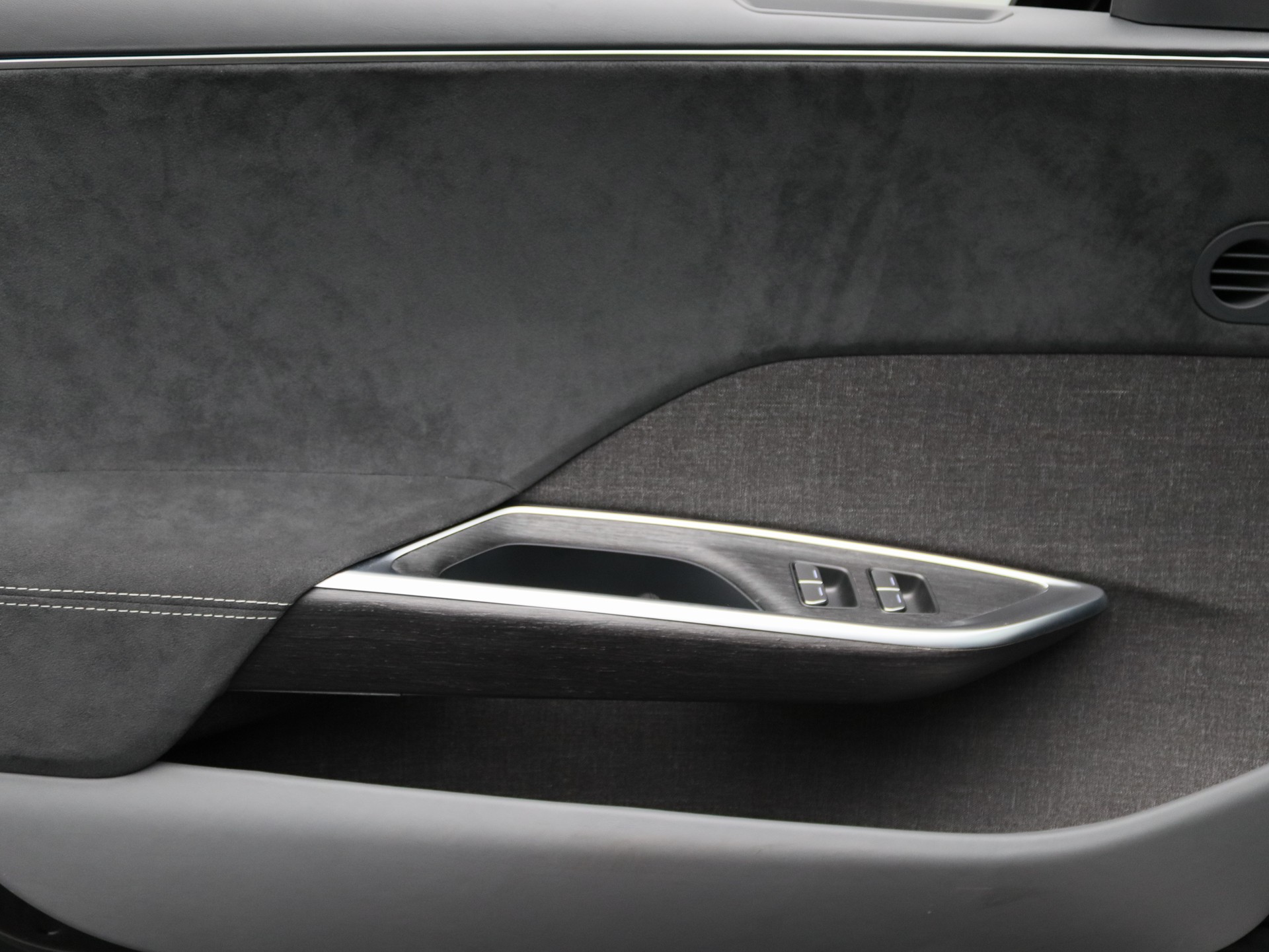 LUCID Air 118 kWh Performance Dream Edition-image-12