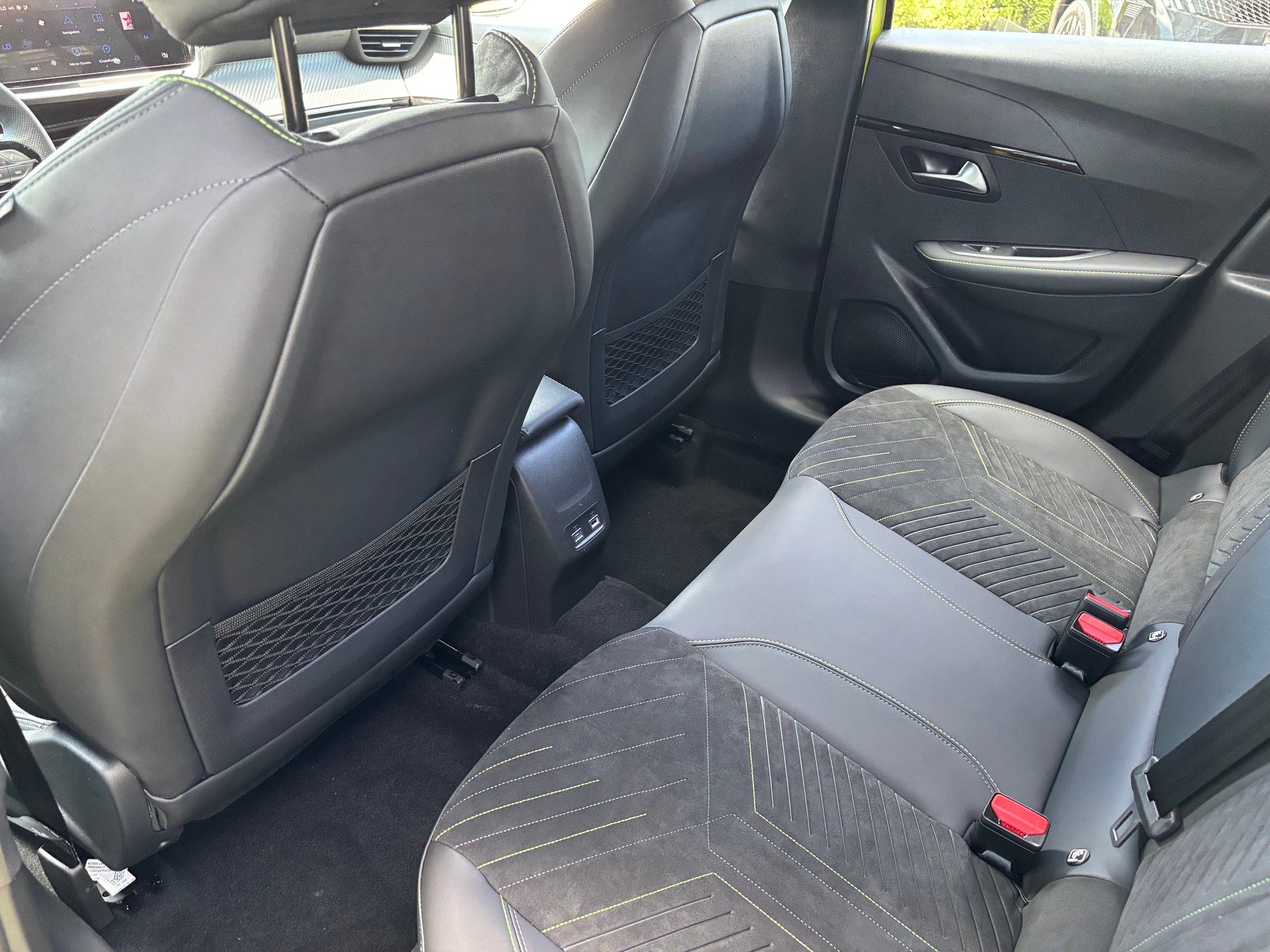 PEUGEOT 208 1.2 MHEV 145 GT-image-8