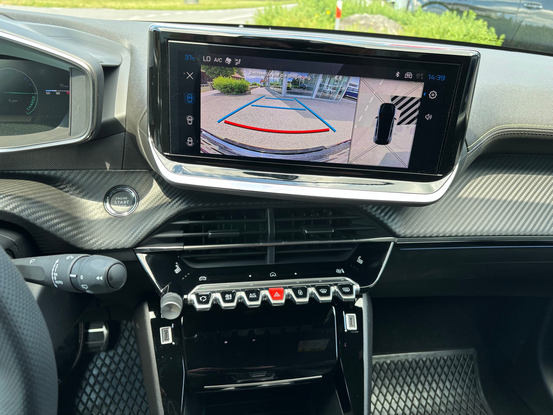 PEUGEOT 208 1.2 MHEV 145 GT-image-11