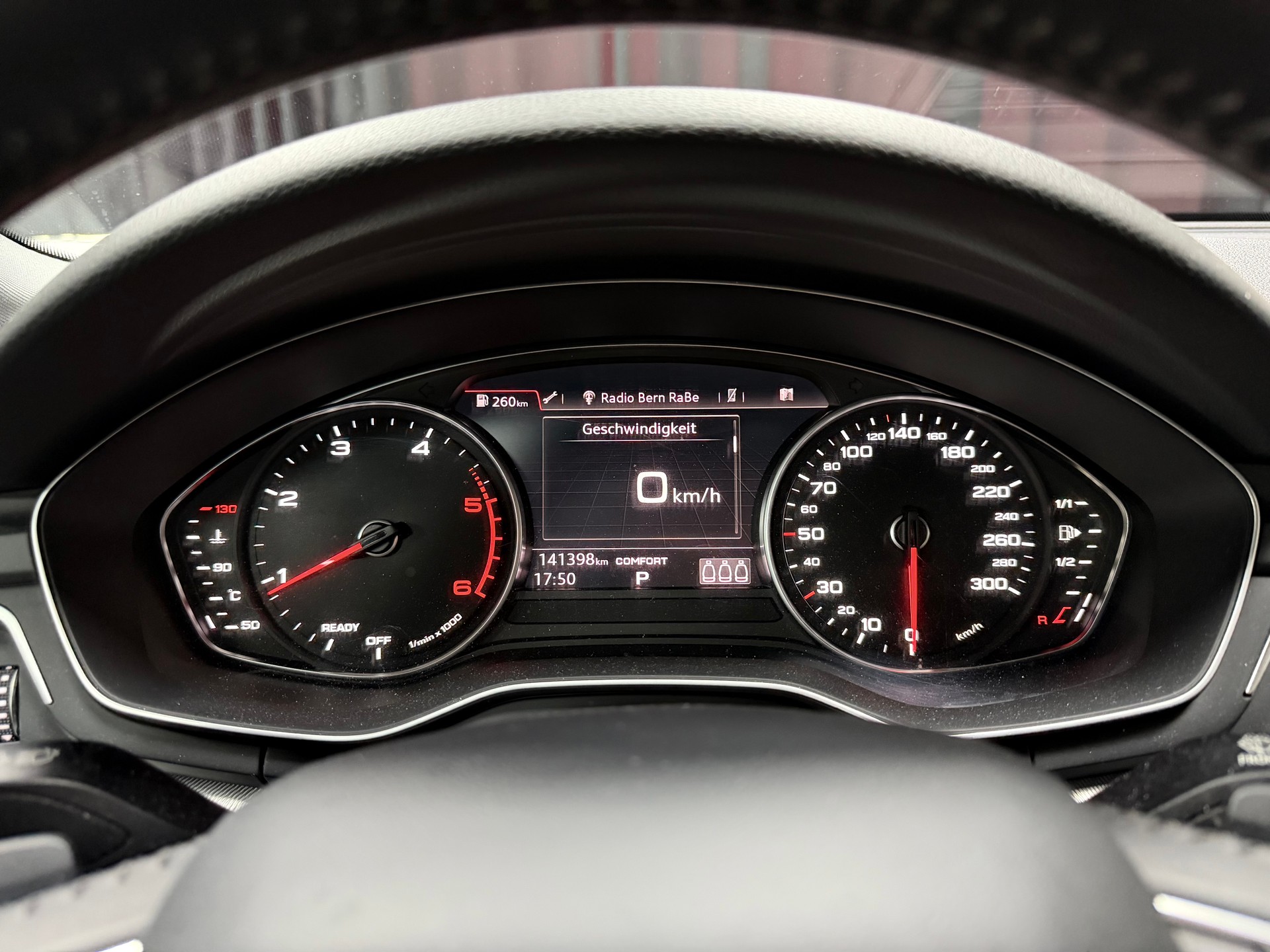 AUDI A4 Avant 2.0 TDI Design quattro S-tronic-image-15