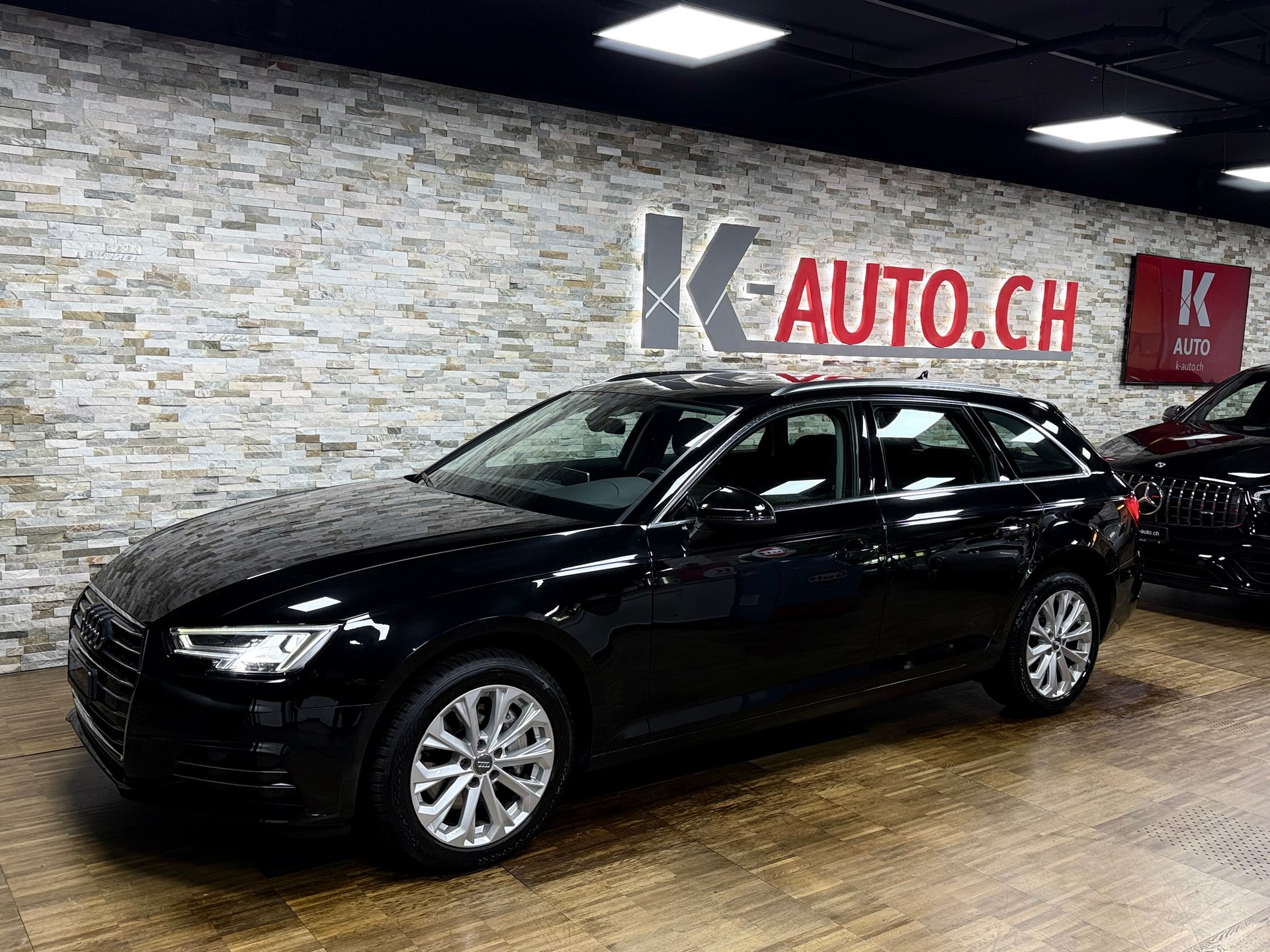 AUDI A4 Avant 2.0 TDI Design quattro S-tronic-image-1