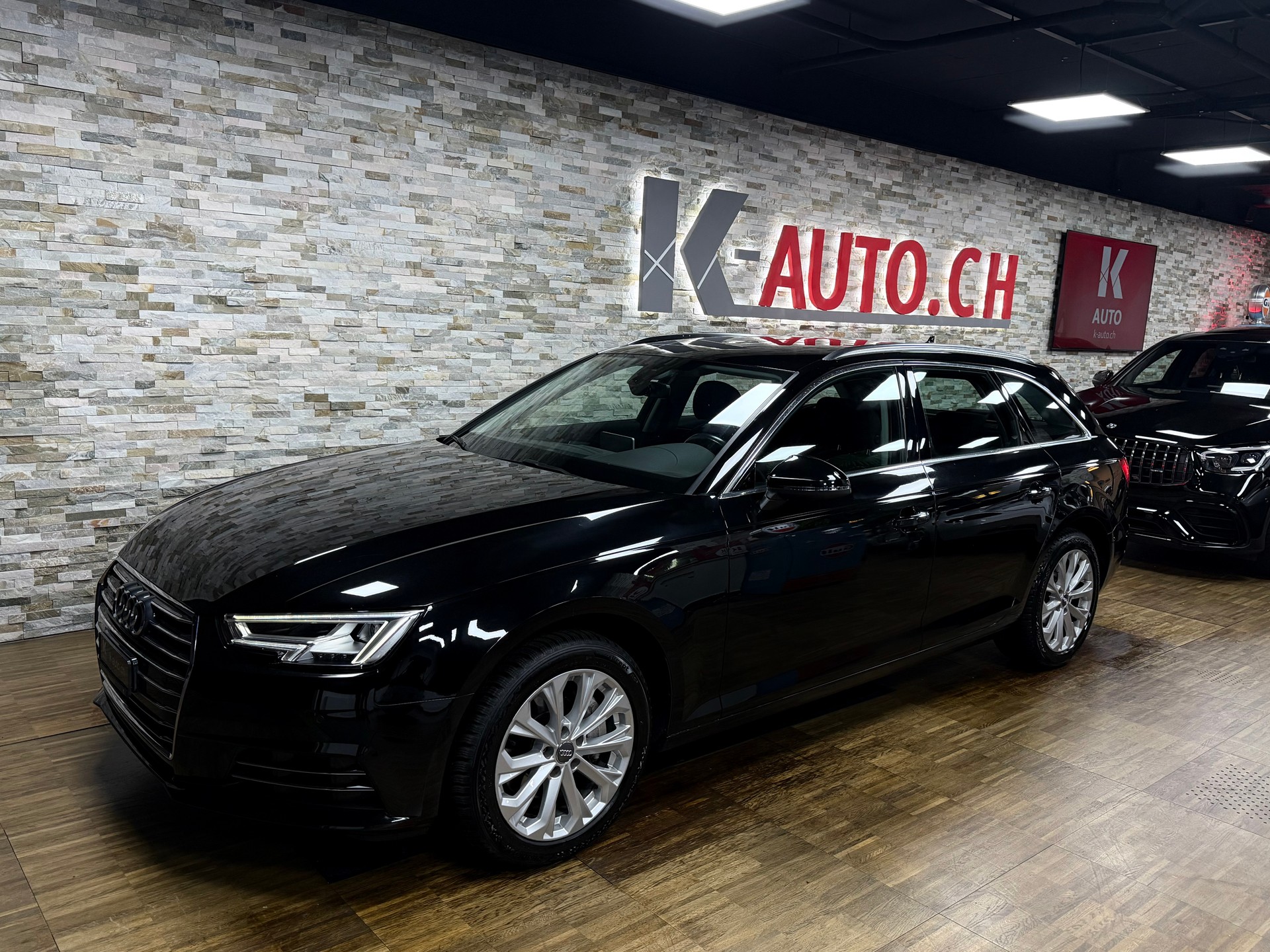 AUDI A4 Avant 2.0 TDI Design quattro S-tronic-image-0